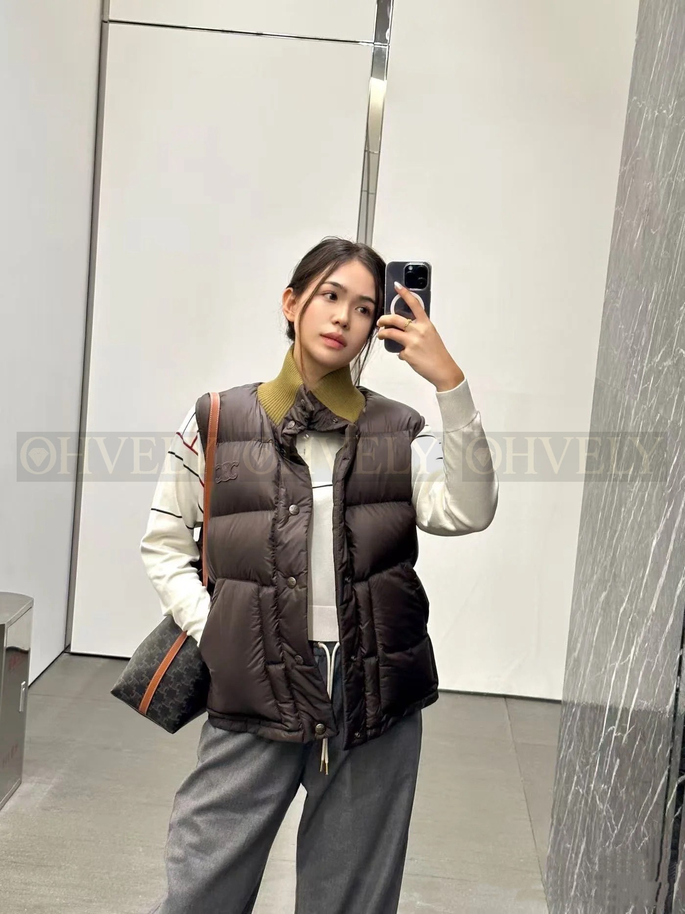 【 ZP 】Celine 2025 베스트 패딩 (매장가 390만원) 상품 썸네일