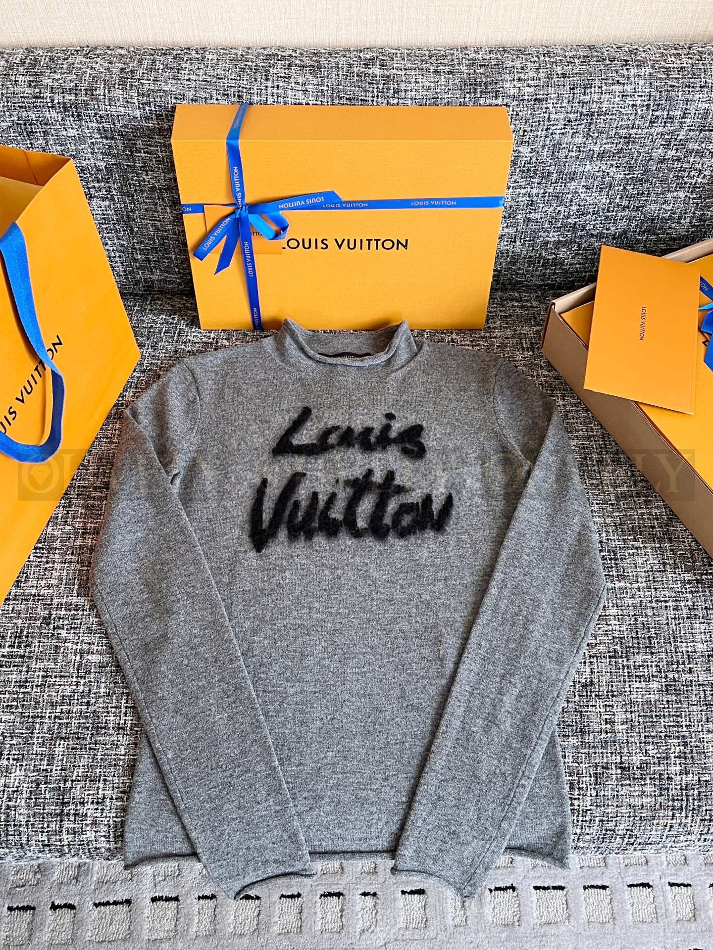 【 ZP 】Louis Vuitton 2025 스웨터 (매장가 256만원) 상품 썸네일