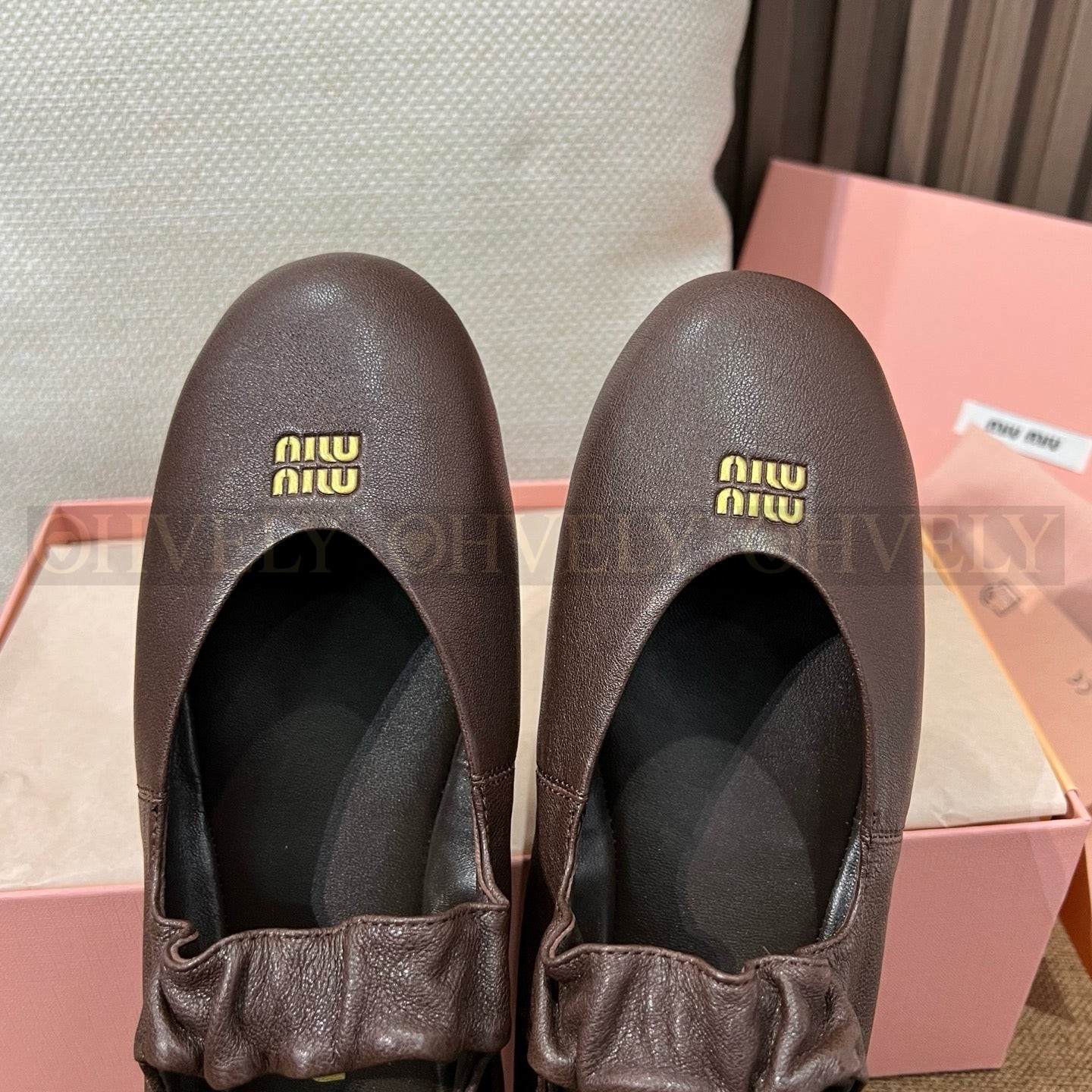 미우미우 루슈 나파 가죽 발레리나 상품 썸네일