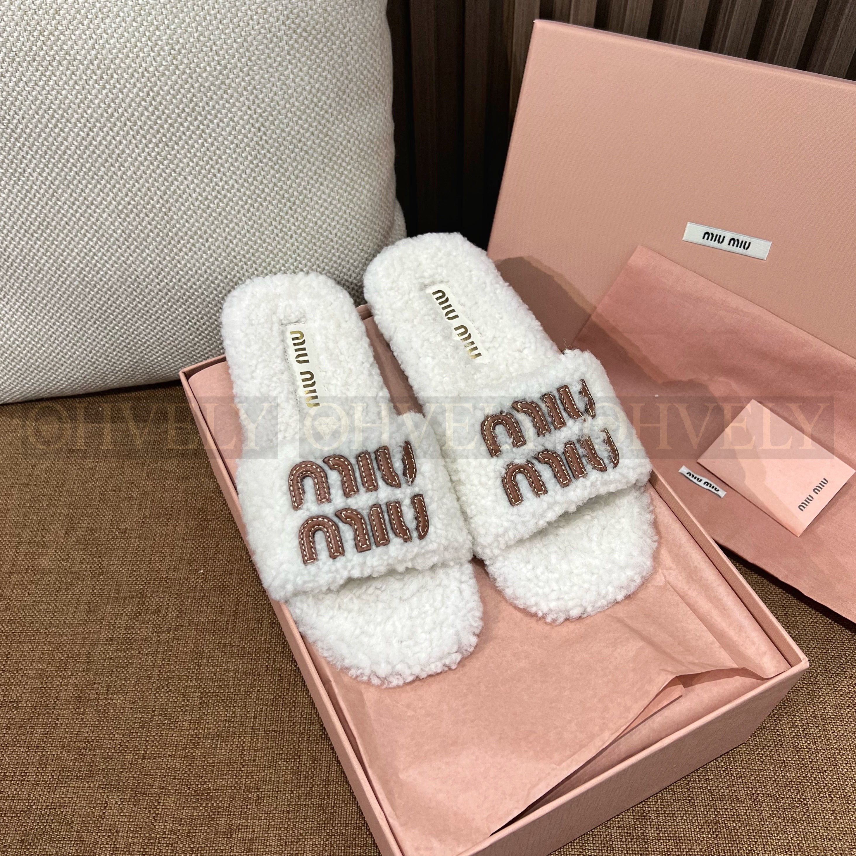 미우미우 시어링 슬라이드 상품 썸네일
