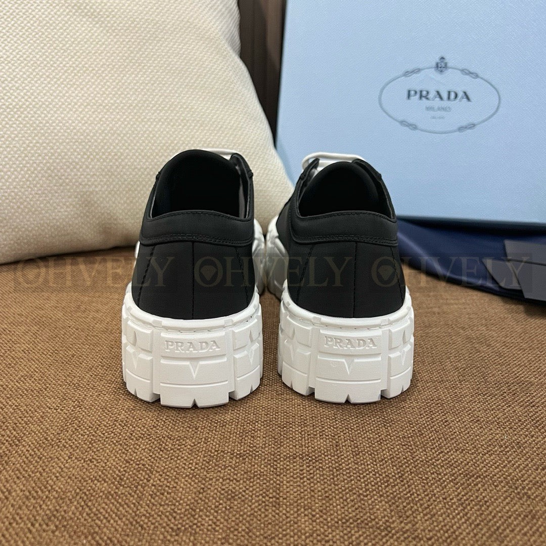 프라다 나일론 개버딘 휠 스니커즈 상품 썸네일