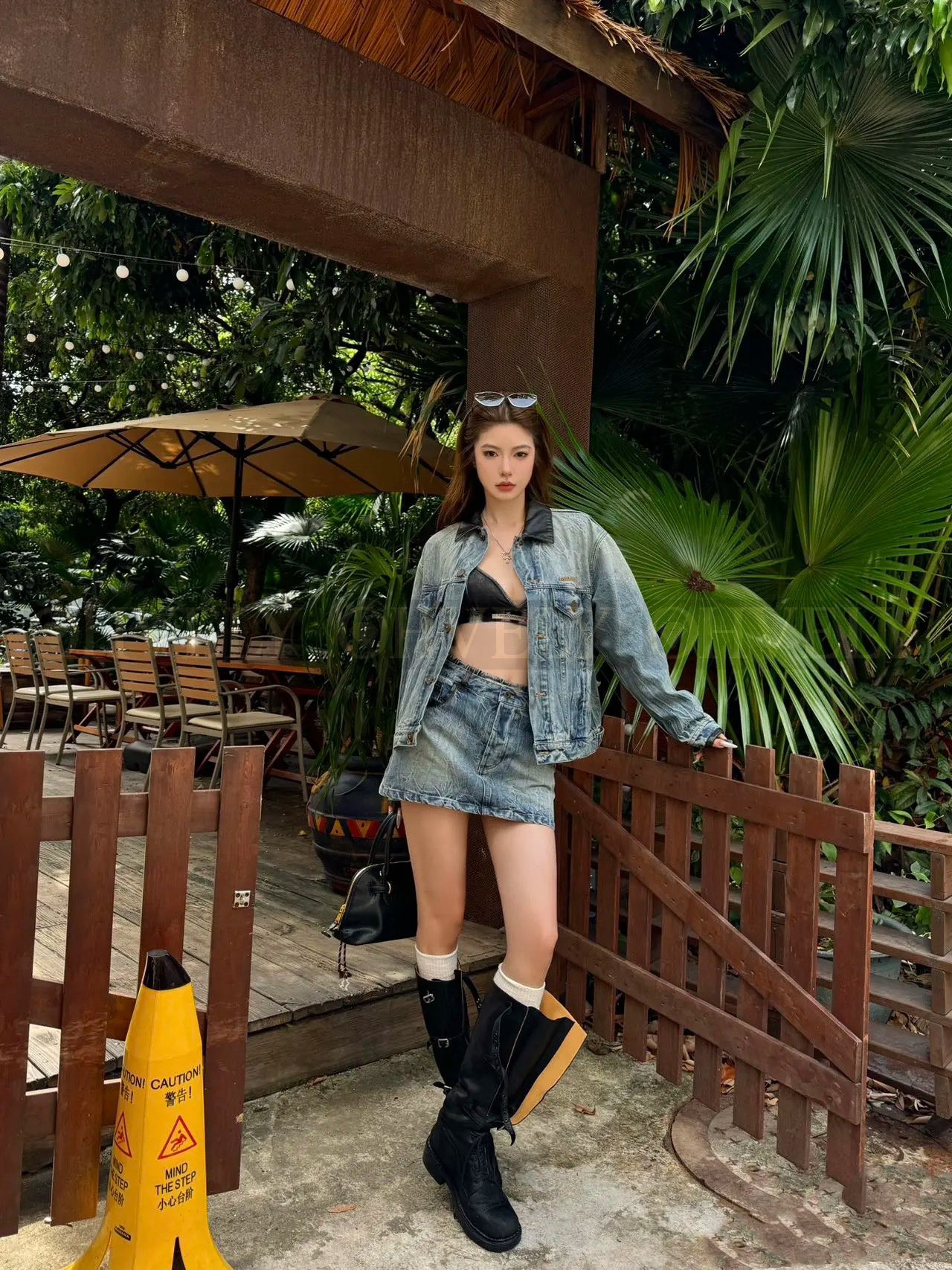【 ZP 】MiuMiu 2025 데님 자켓 (매장가 588만원) 상품 썸네일