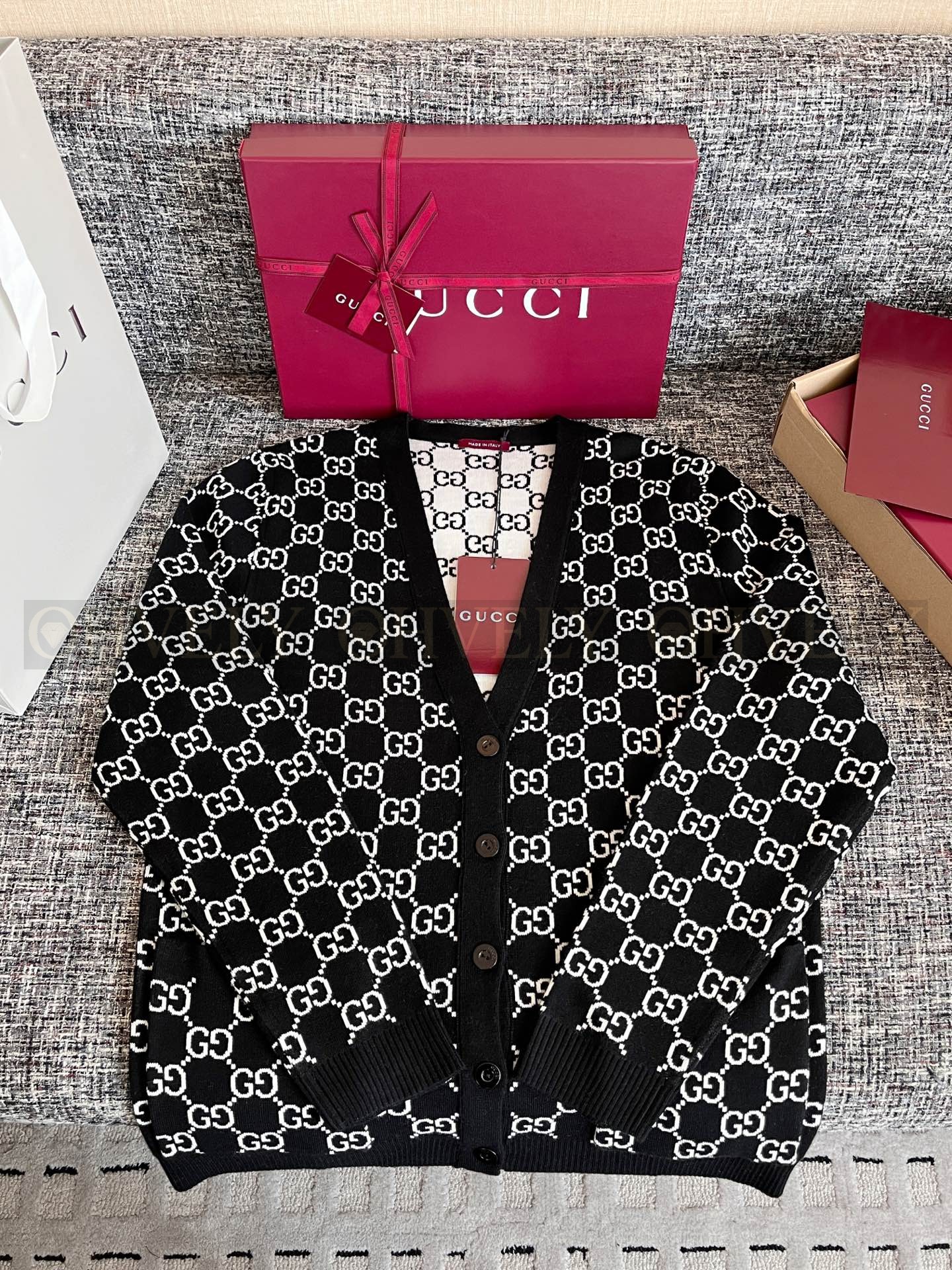 【 ZP 】Gucci 2025 양면 가디건 (매장가 470만원) 상품 썸네일