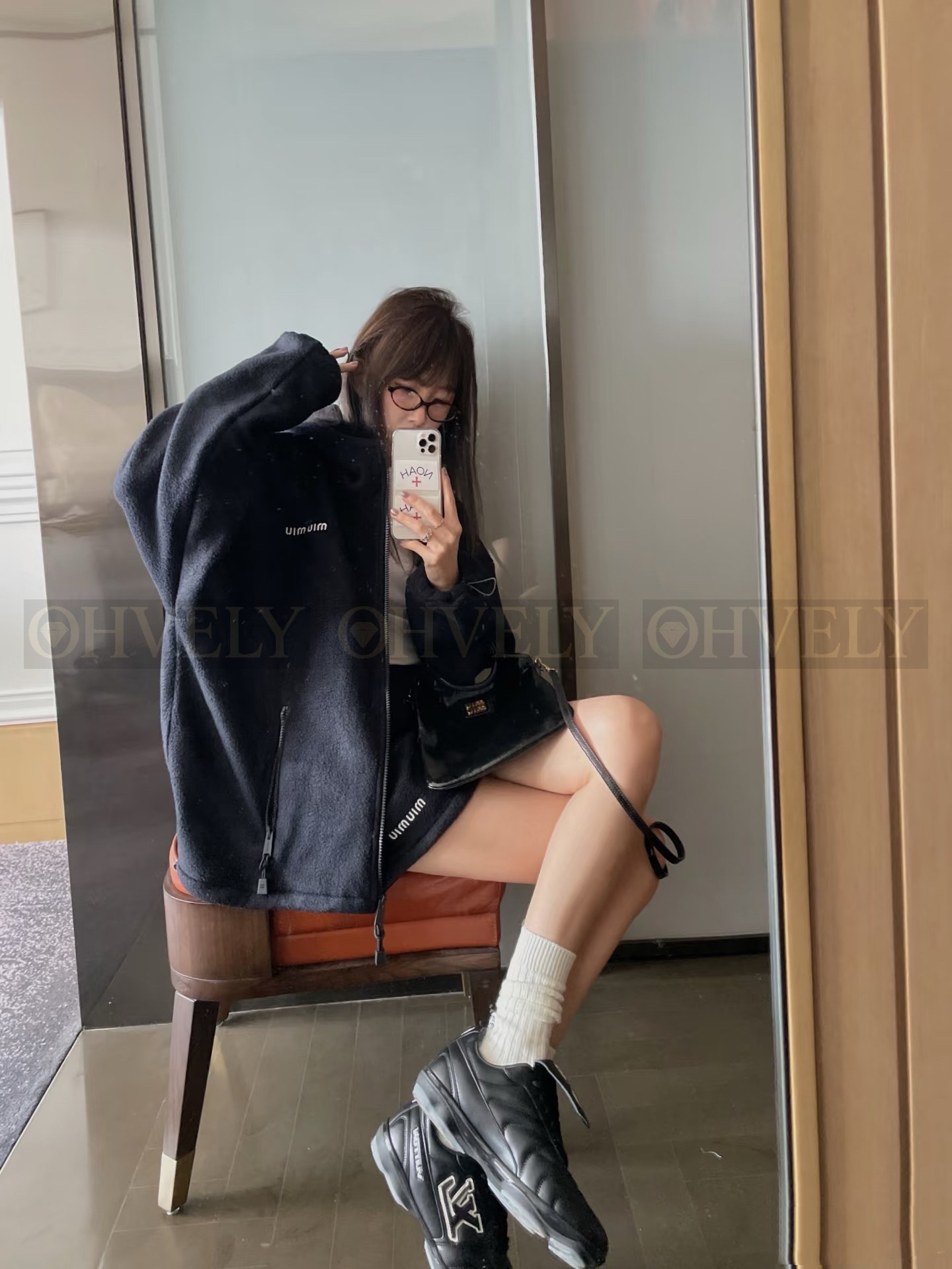 【 ZP 】MiuMiu 2025 집업 후드 자켓 (매장가 376만원) 상품 썸네일