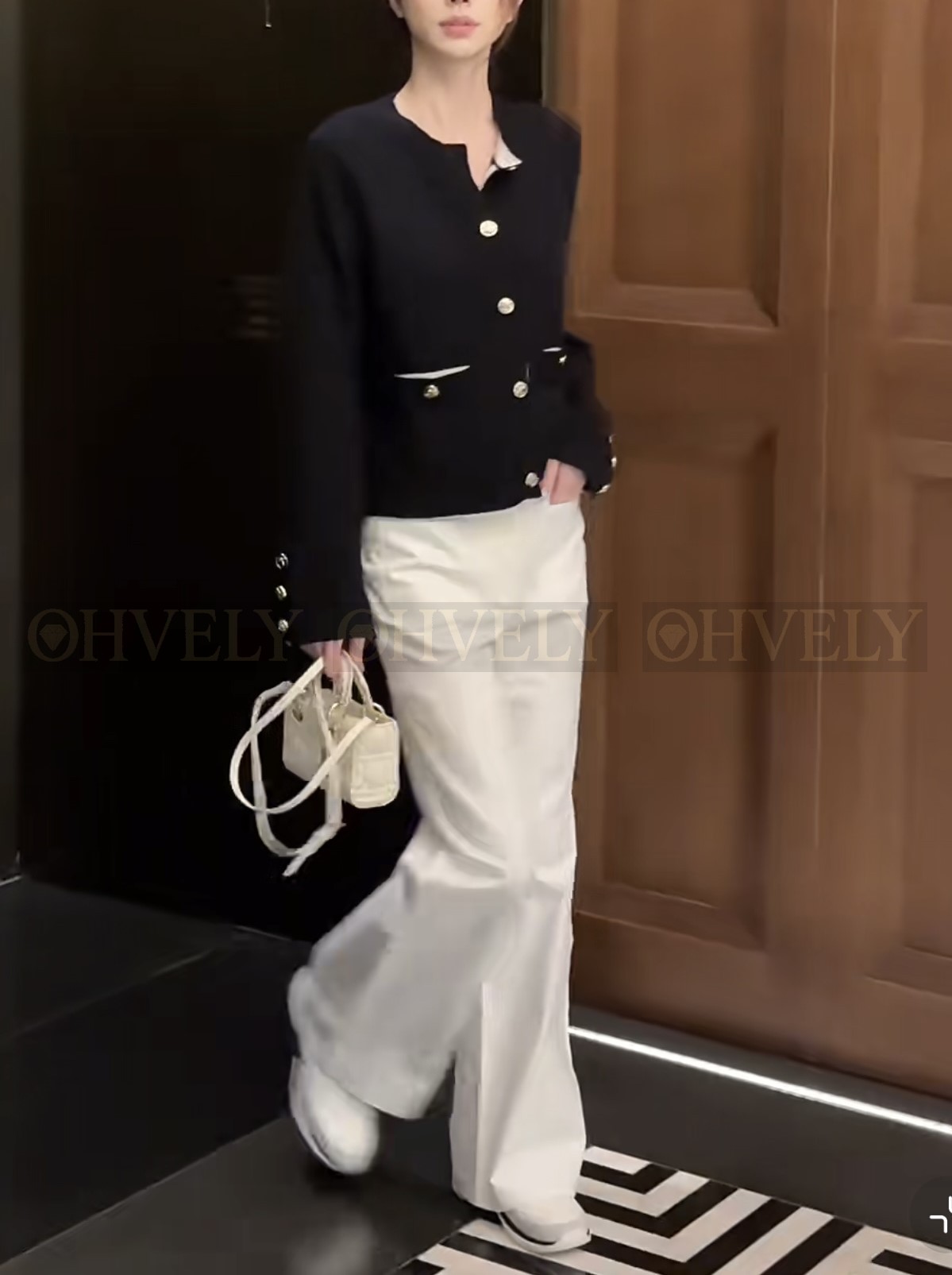 【 ZP 】CHANEL 2025 모직 가디건 (매장가 596만원) 상품 썸네일
