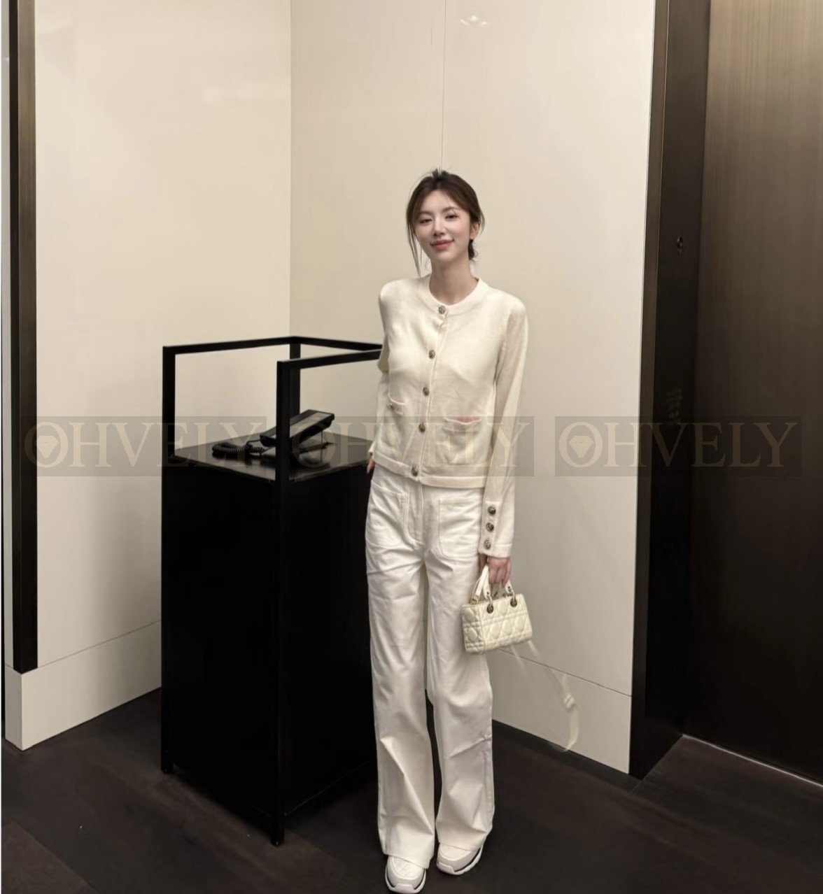 【 ZP 】CHANEL 2025 모직 가디건 (매장가 596만원) 상품 썸네일