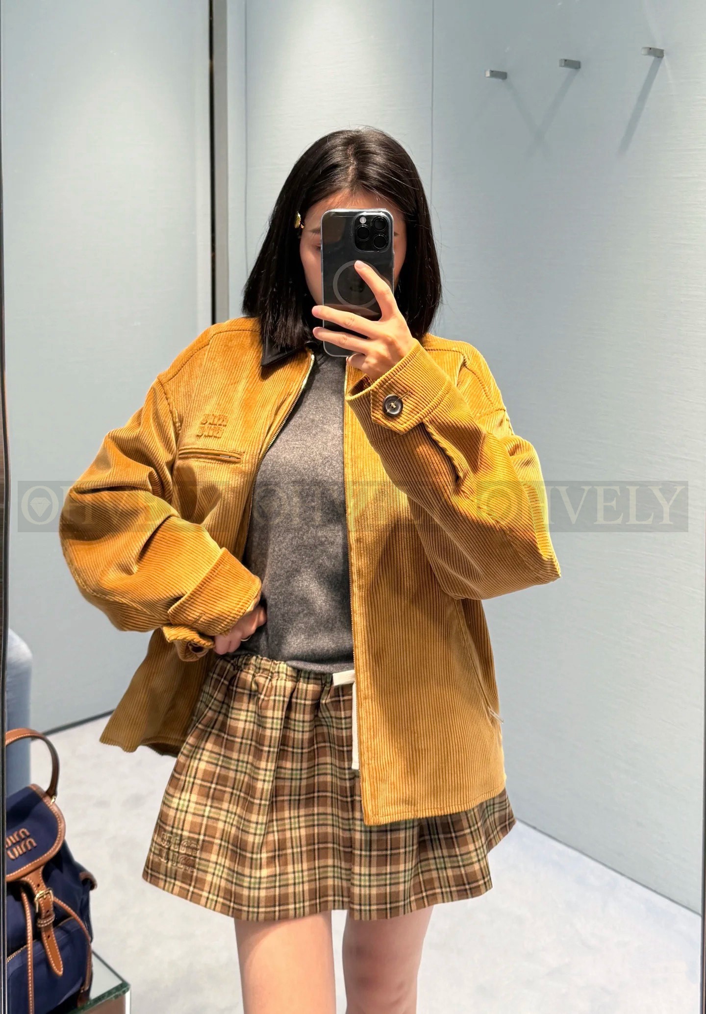 【 ZP 】MiuMiu 2025 자켓 (매장가 792만원) 상품 썸네일