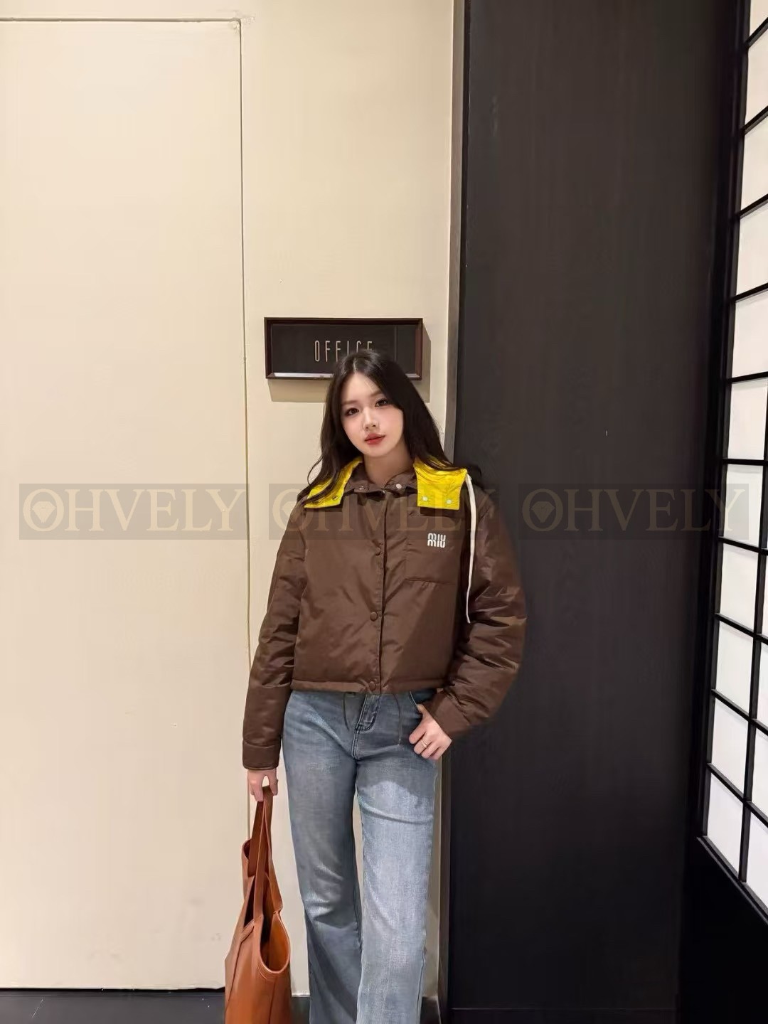 【 ZP 】MiuMiu 2025 후드 패딩 (매장가 446만원) 상품 썸네일