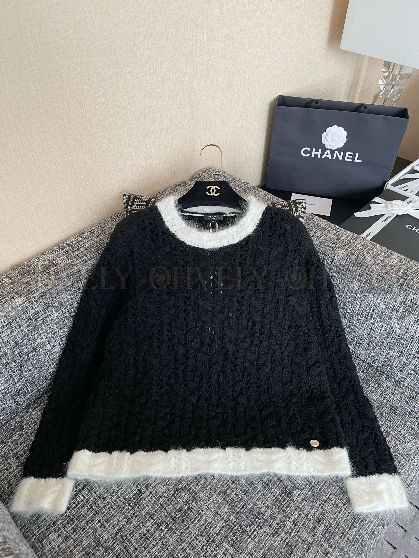 【 ZP 】CHANEL 2025 스웨터 (매장가 458만원) 상품 썸네일