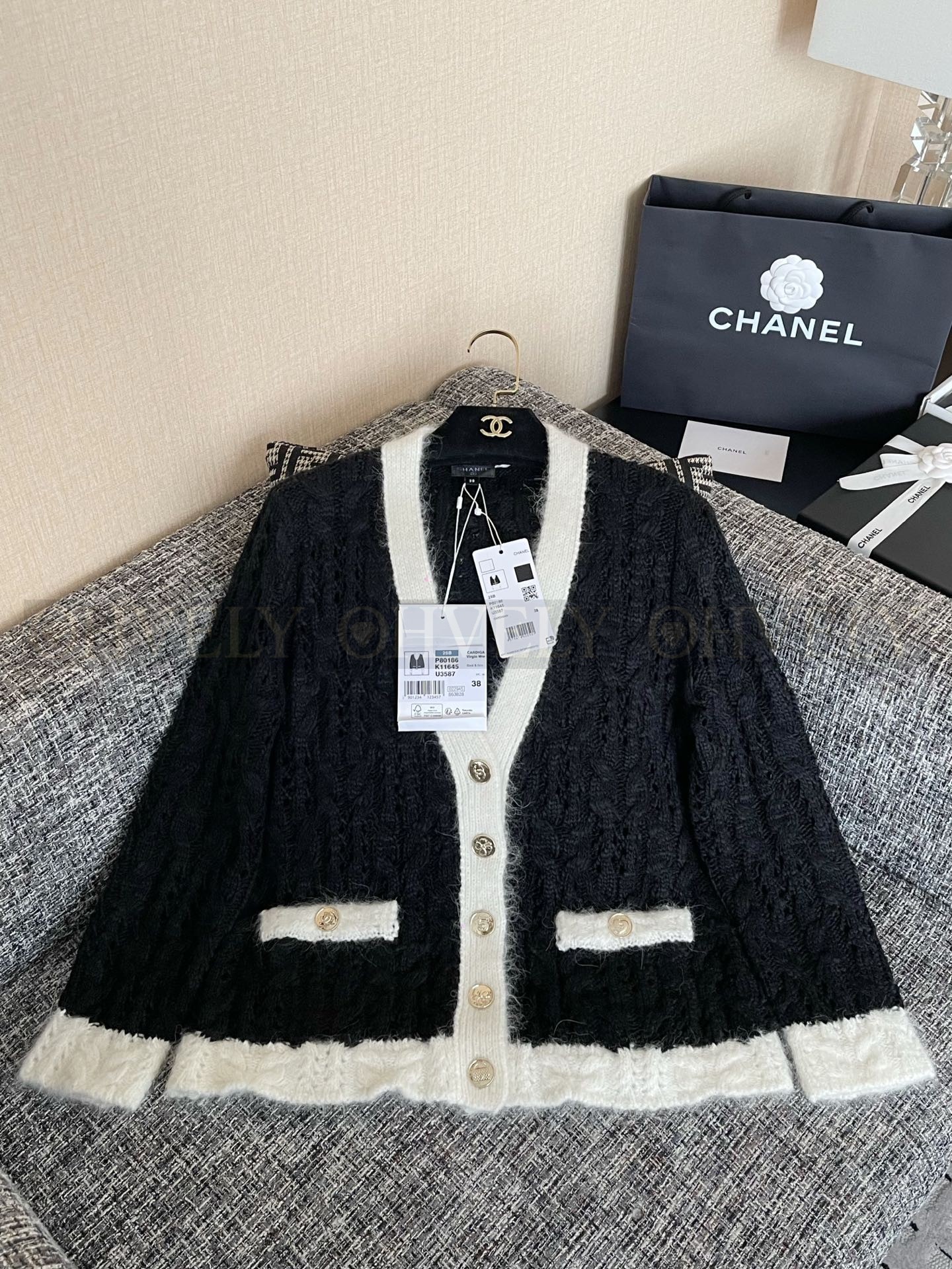 【 ZP 】CHANEL 2025 가디건 (매장가 596만원) 상품 썸네일
