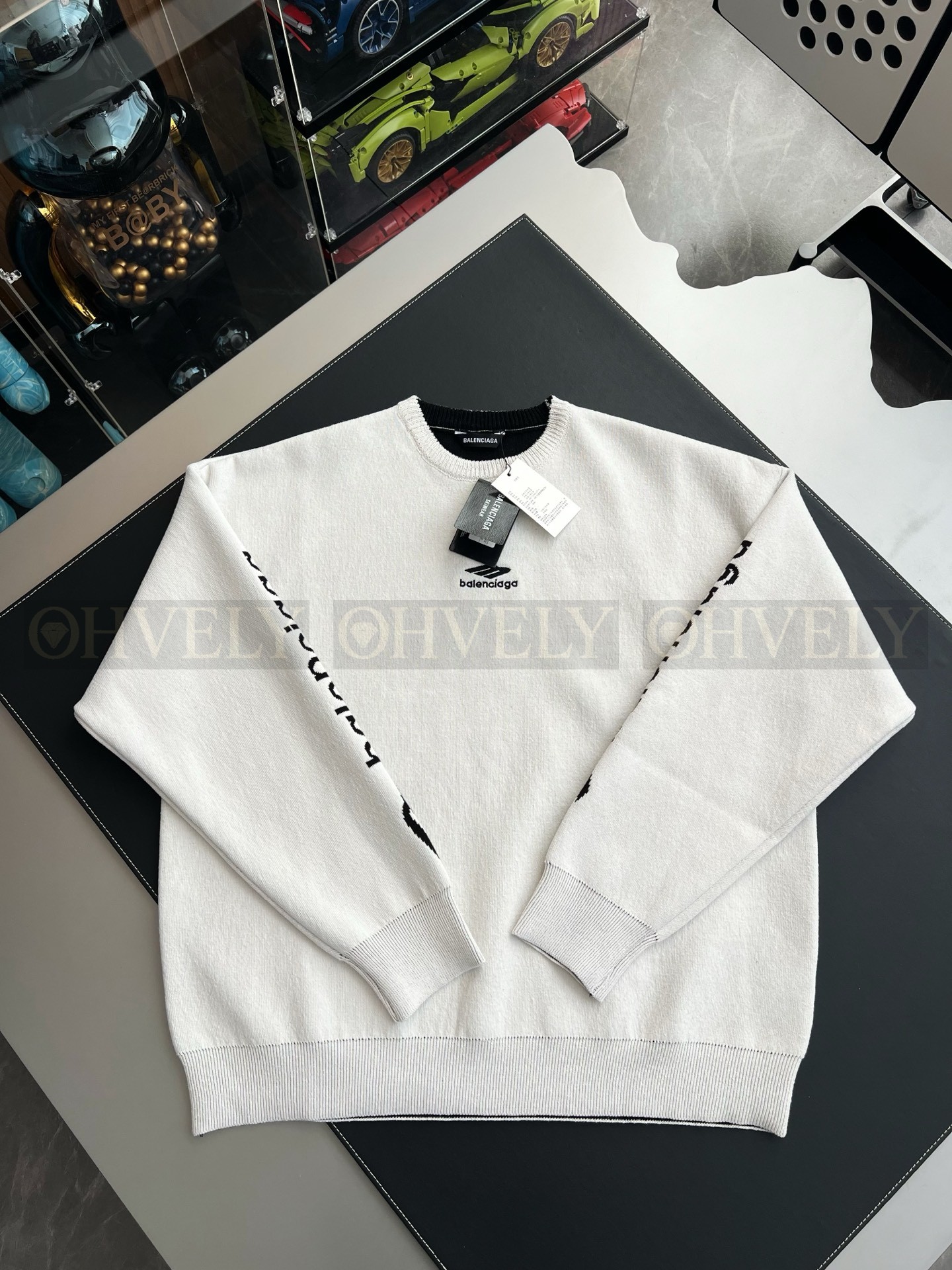 【 ZP 】BALENCIAGA 맨투맨 화이트 (매장가 288만원) 상품 썸네일