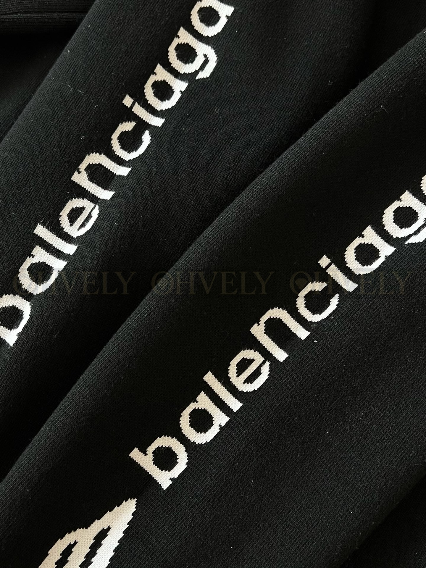 【 ZP 】BALENCIAGA 맨투맨 블랙 (매장가 288만원) 상품 썸네일