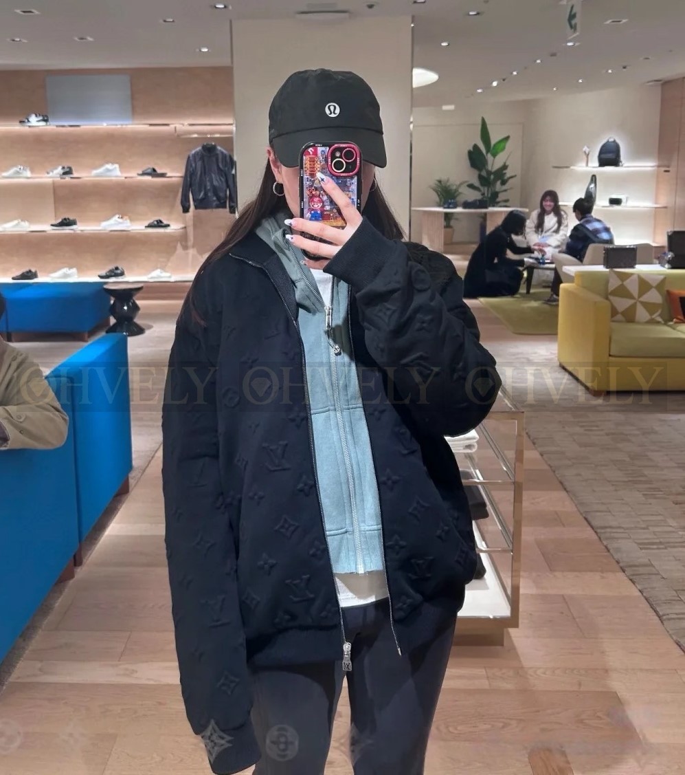 【 ZP 】LOUIS VUITTON 집업 (매장가 422만원) 상품 썸네일