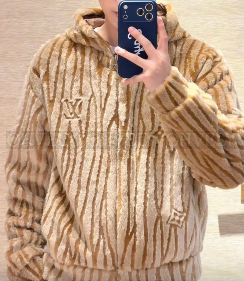 【 ZP 】LOUIS VUITTON 후드 집업 (매장가 378만원) 상품 썸네일