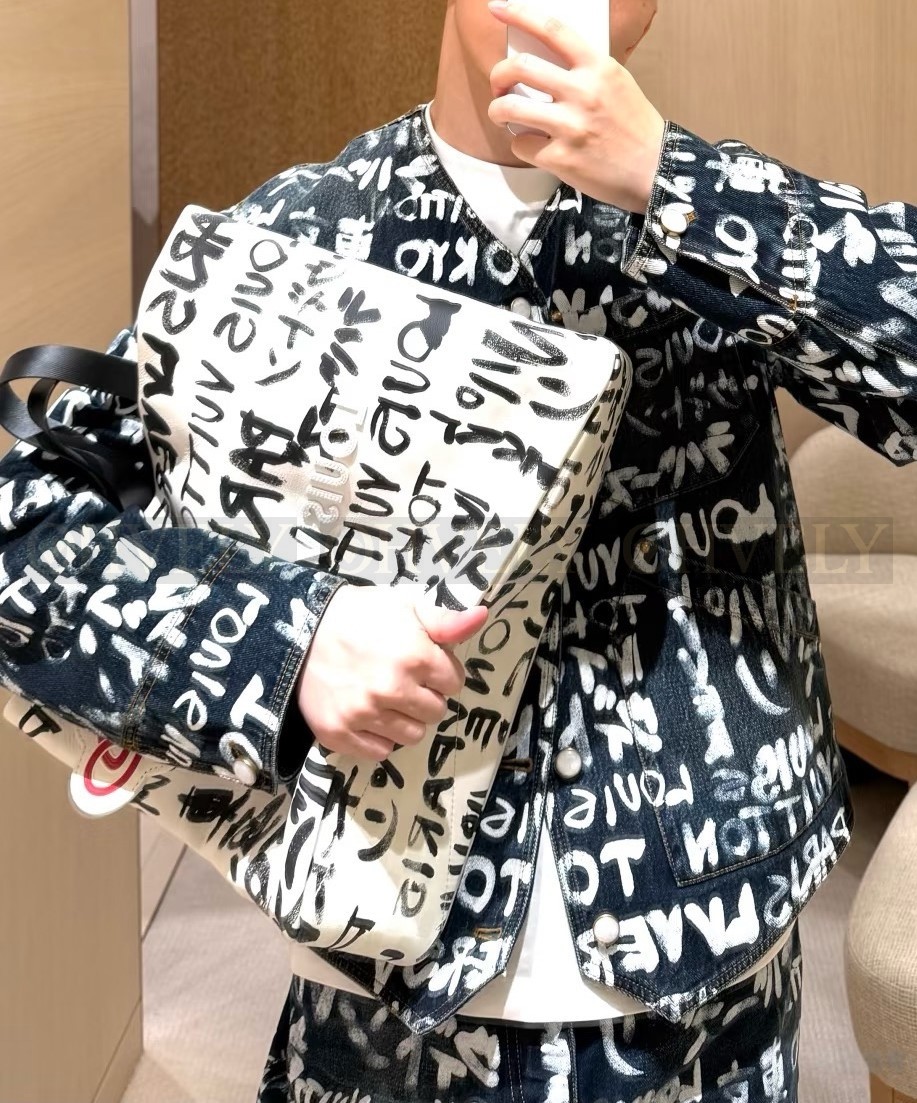 【 ZP 】LOUIS VUITTON 아우터 (매장가 650만원) 상품 썸네일
