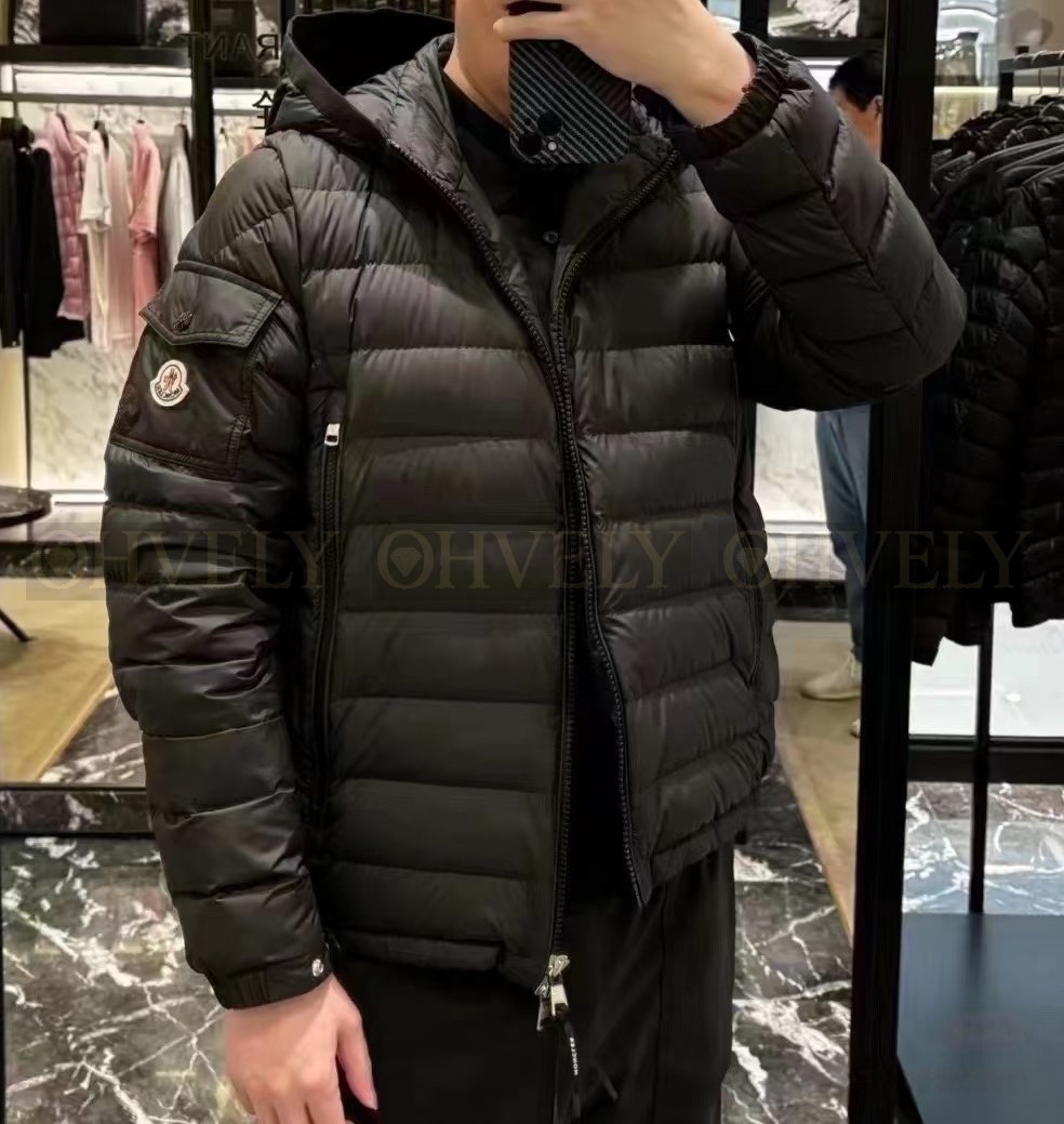 【 ZP 】MONCLER 패딩 (매장가 240만원)