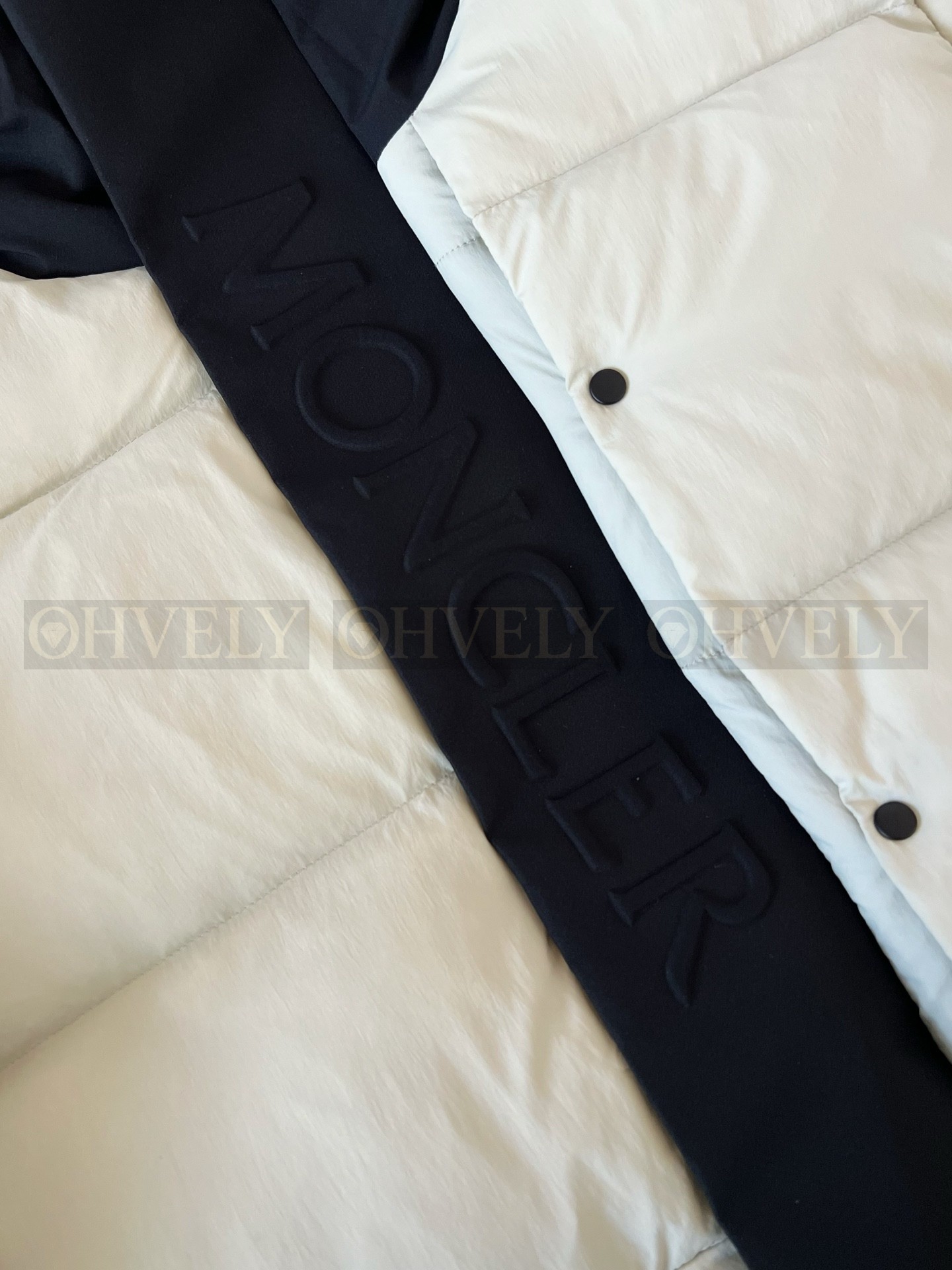 【 ZP 】MONCLER 패딩 (매장가 356만원) 상품 썸네일