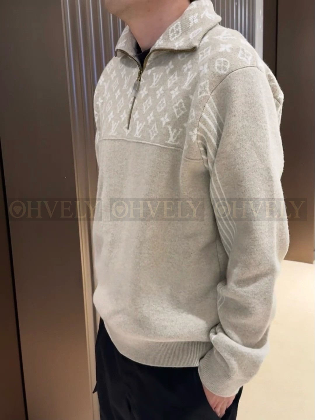 【 ZP 】LOUIS VUITTON 스웨터 (매장가 358만원) 상품 썸네일