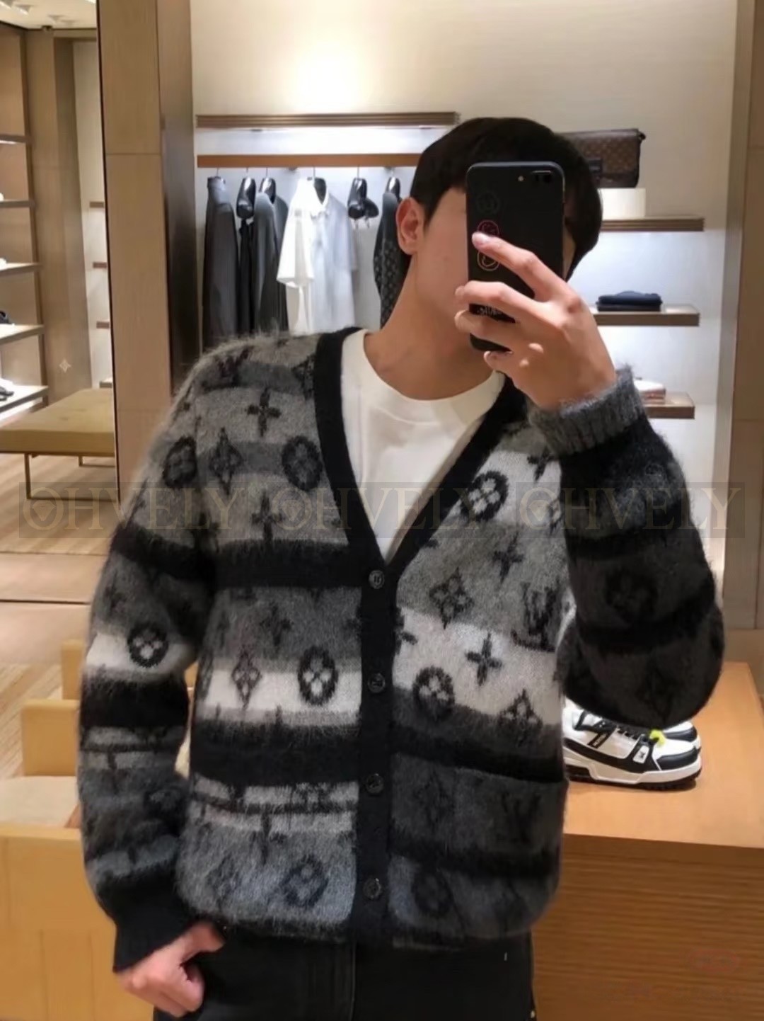 【 ZP 】LOUIS VUITTON 가디건 (매장가 298만원)