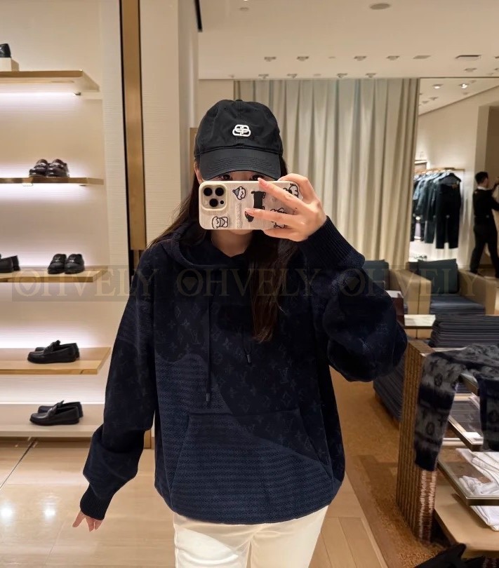 【 ZP 】LOUIS VUITTON 후드 맨투맨 (매장가 340만원) 상품 썸네일