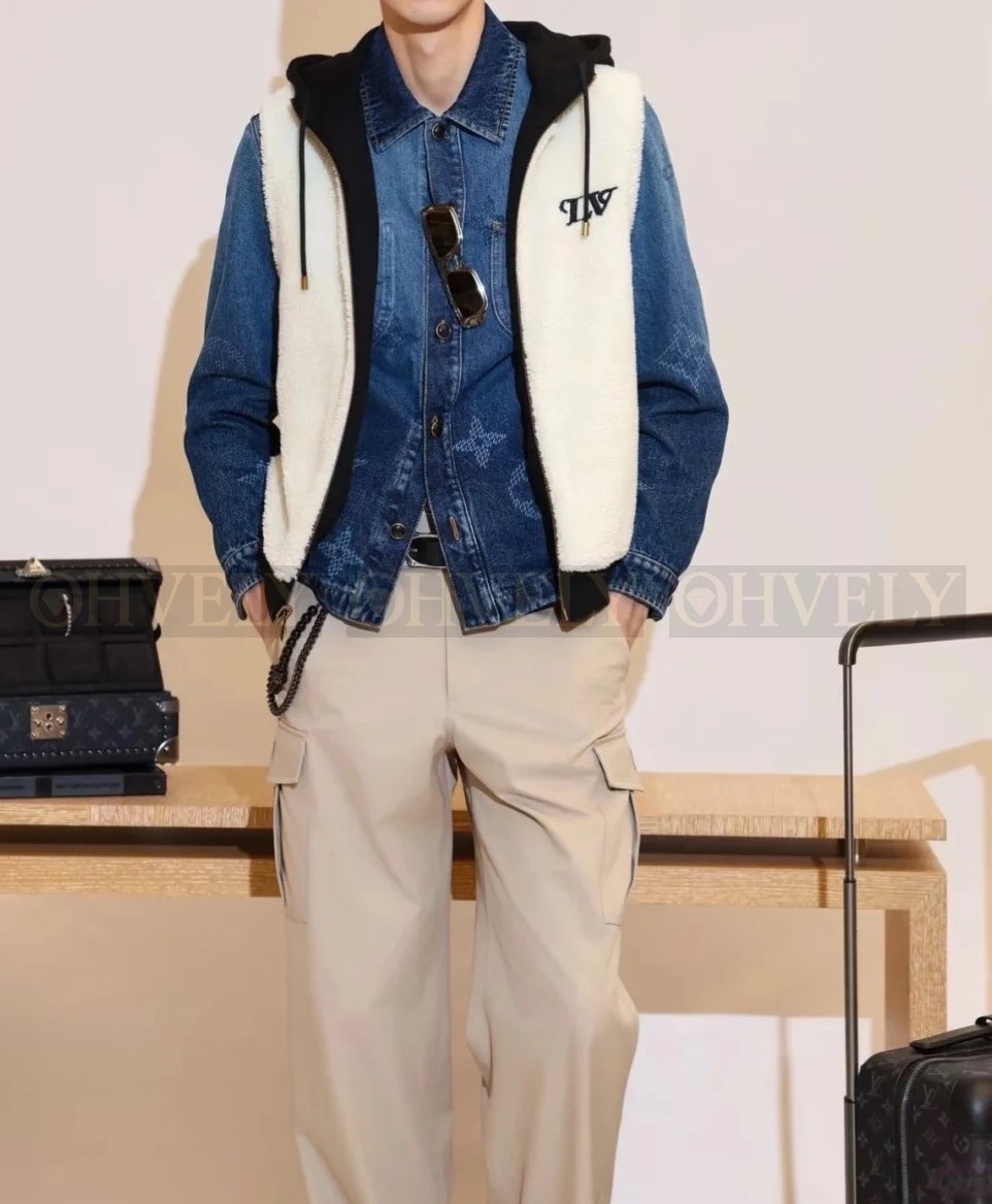 【 ZP 】LOUIS VUITTON 후드 조끼 (매장가 302만원) 상품 썸네일