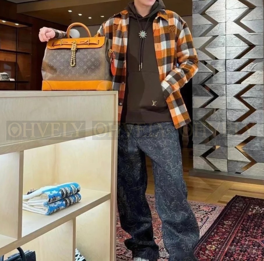 【 ZP 】LOUIS VUITTON 셔츠 (매장가 214만원) 상품 썸네일