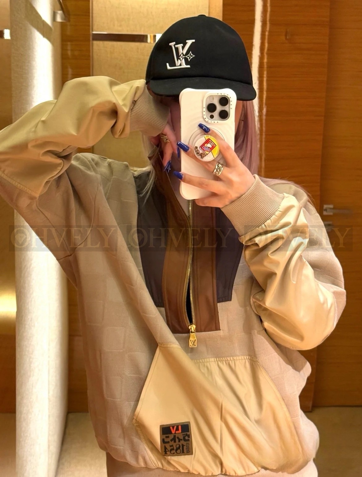 【 ZP 】LOUIS VUITTON 하프 집업 (매장가 314만원)