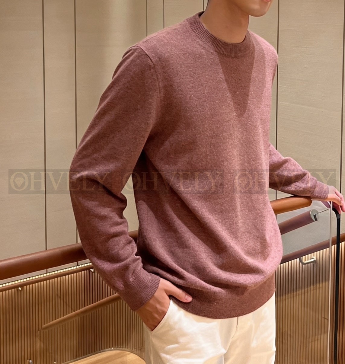 【 ZP 】LoroPiana 라운드 니트 (매장가 274만원) 상품 썸네일