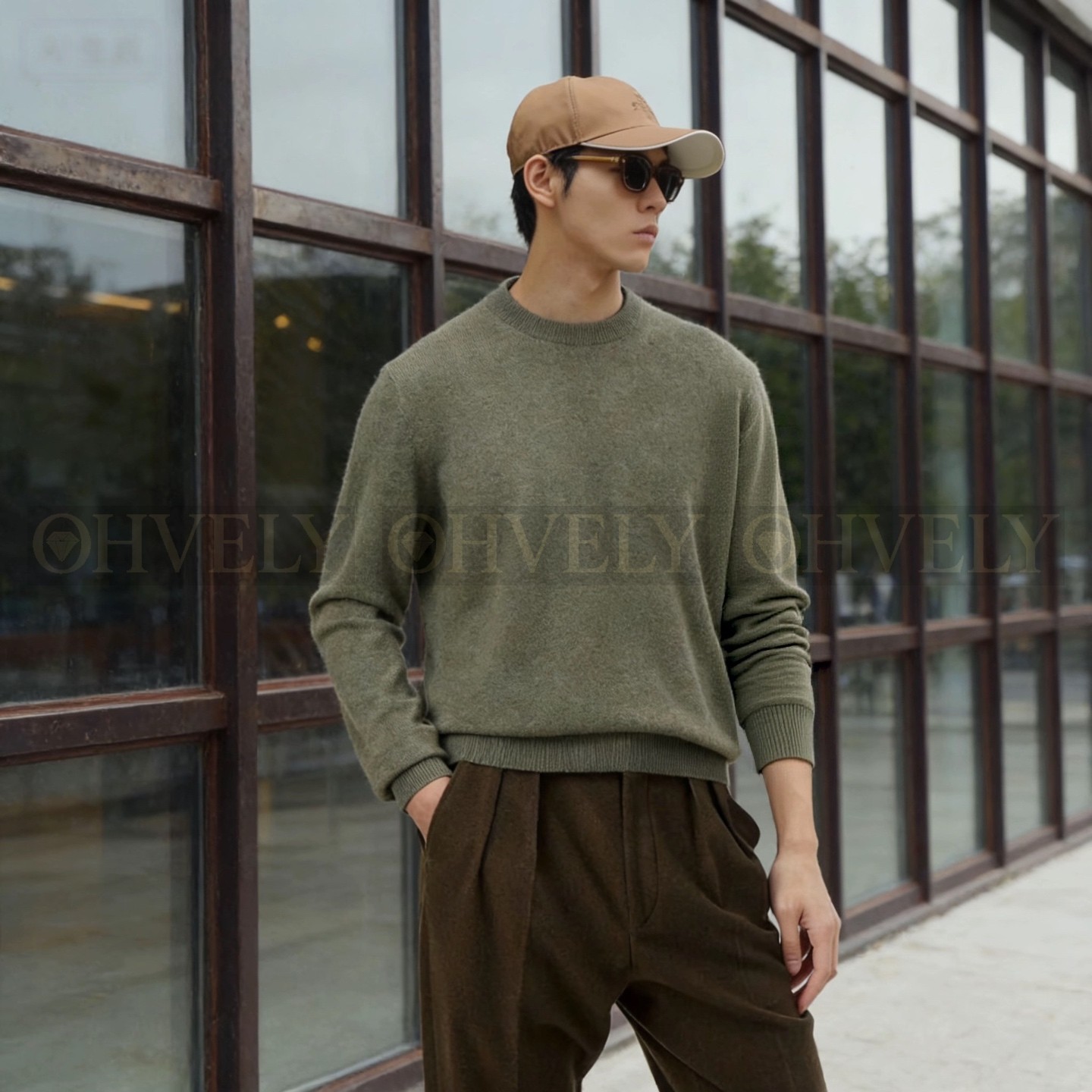 【 ZP 】LoroPiana 라운드 니트 (매장가 274만원) 상품 썸네일