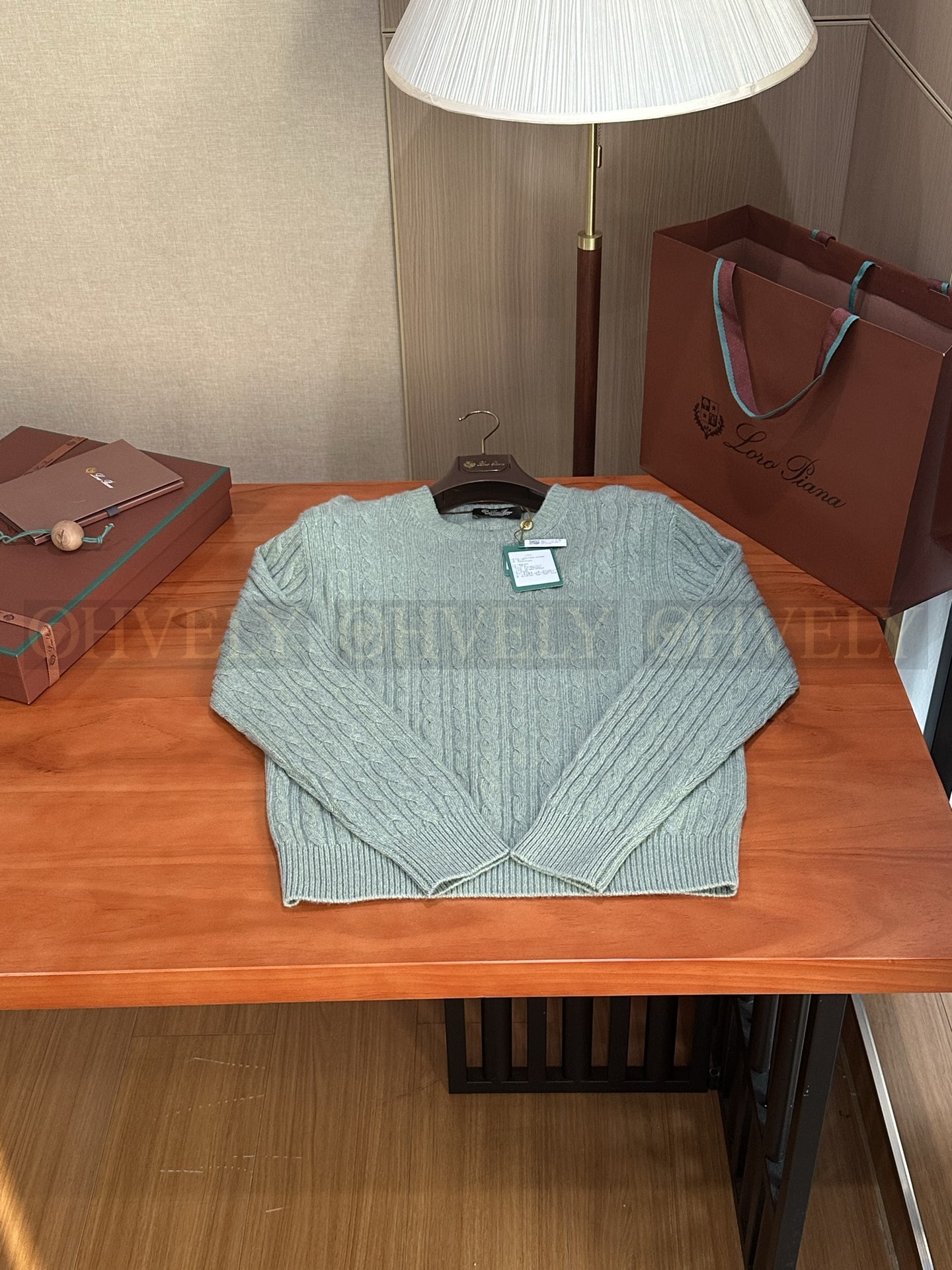 【 ZP 】LoroPiana 라운드 스웨터 (매장가 370만원) 상품 썸네일