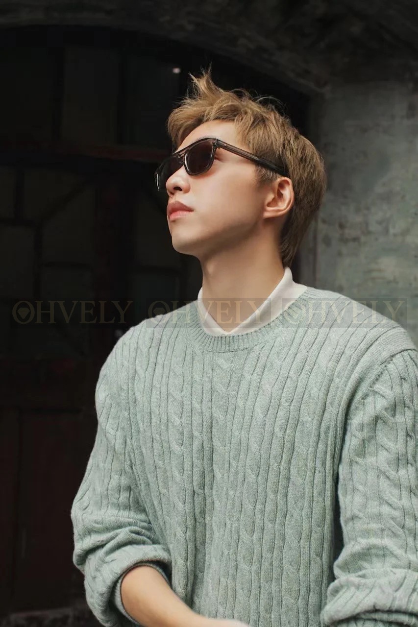 【 ZP 】LoroPiana 라운드 스웨터 (매장가 370만원) 상품 썸네일