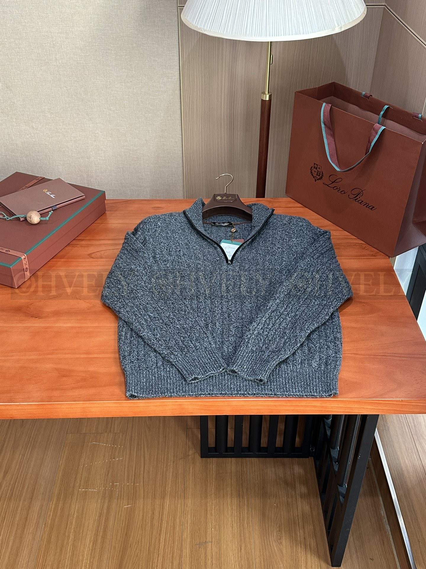 【 ZP 】LoroPiana 니트 스웨터 (매장가 410만원) 상품 썸네일
