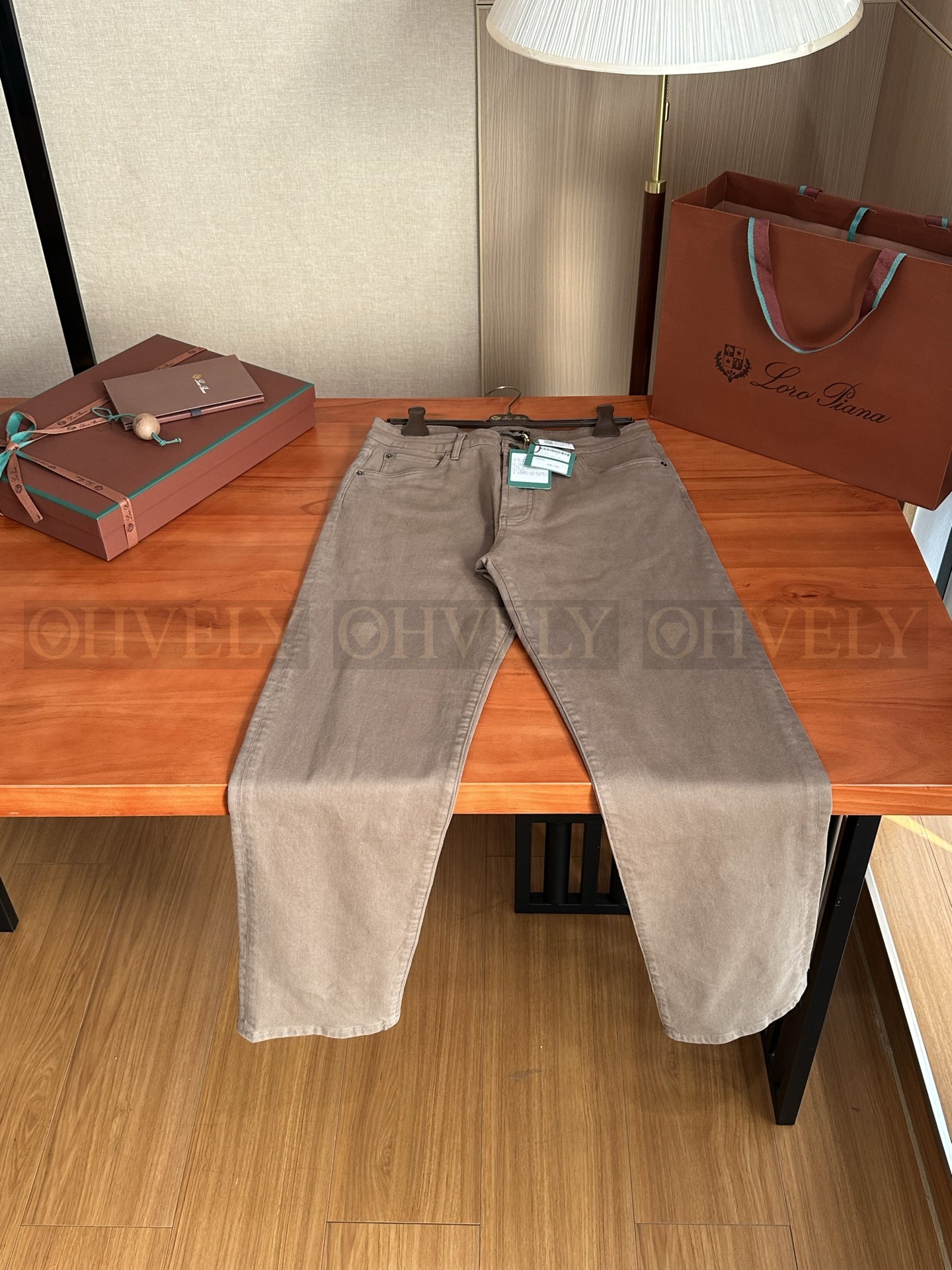【 ZP 】LoroPiana 바지 (매장가 136만원) 상품 썸네일