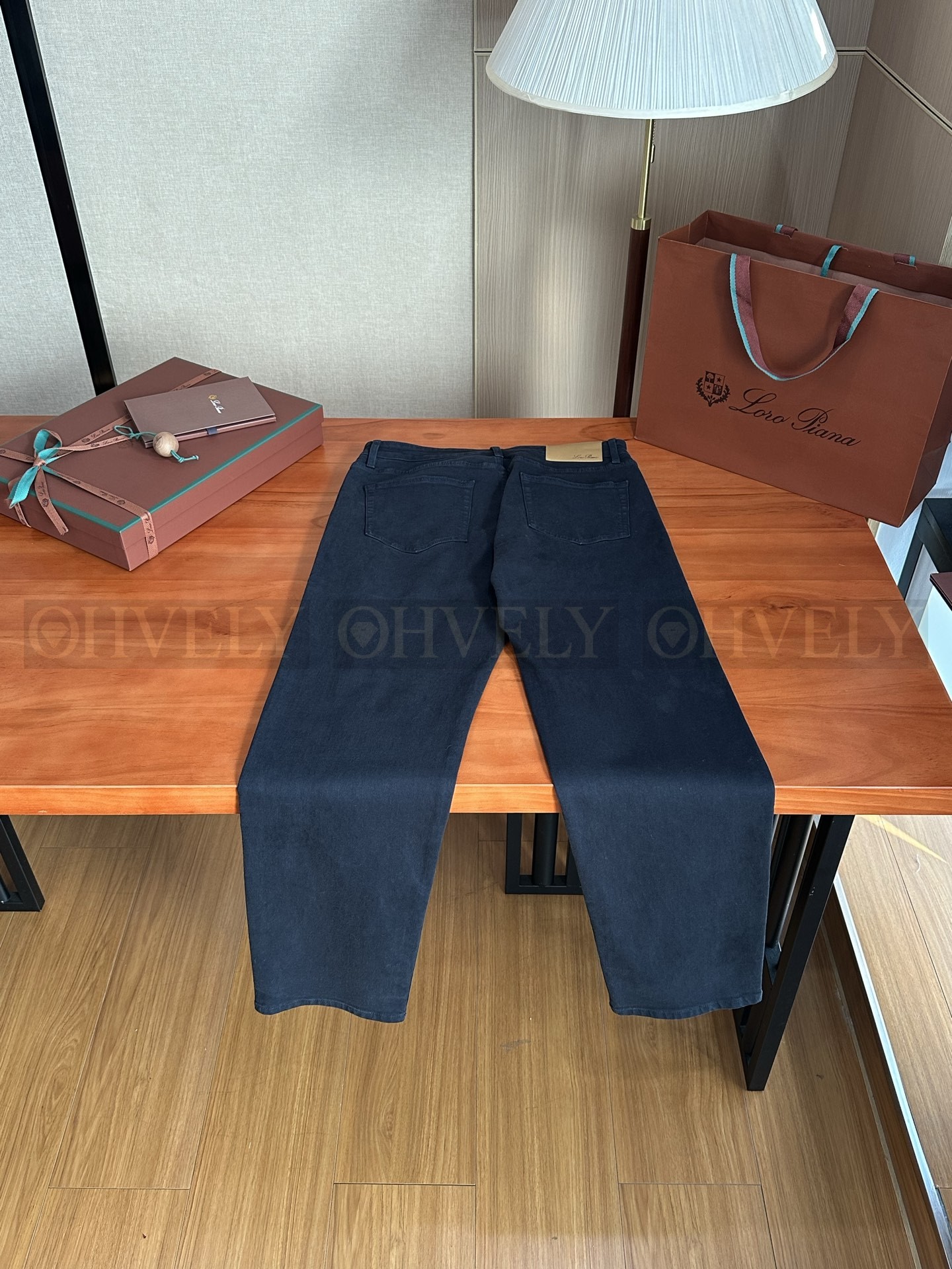 【 ZP 】LoroPiana 바지 (매장가 136만원) 상품 썸네일