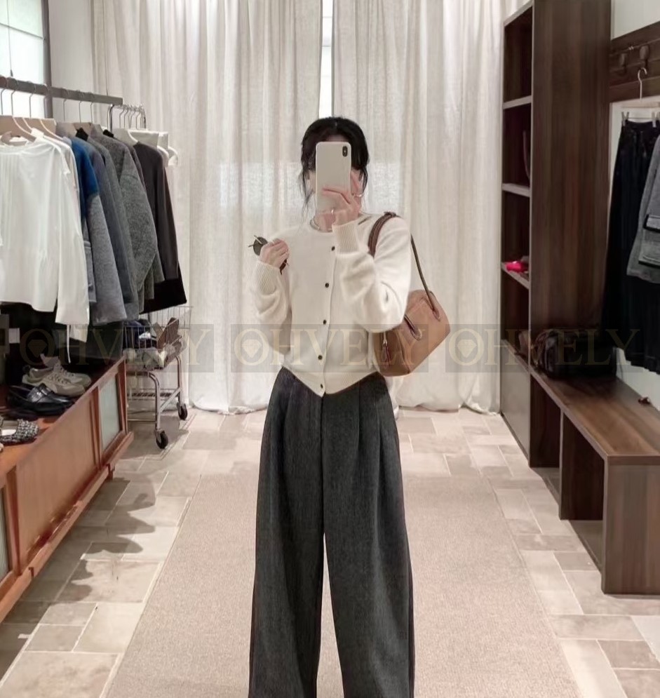 【 ZP 】LoroPiana 가디건 (매장가 352만원)