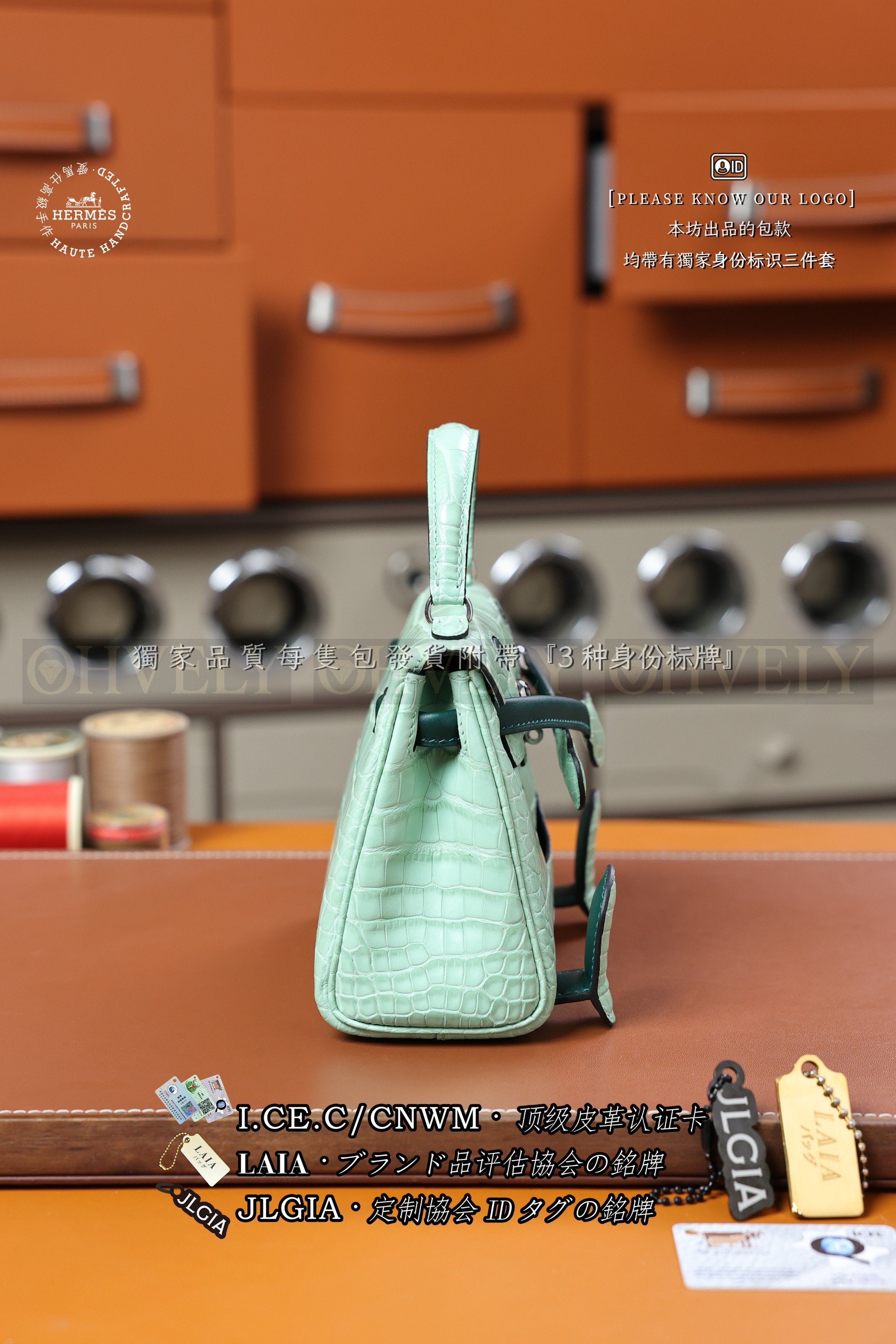 Hermès KELLY DOLL  𝗩𝗲𝗿𝘁 𝗣𝗲𝗽𝗽𝗲𝗿𝗺𝗶𝗻𝘁+𝗩𝗲𝗿𝘁 𝗠𝗼𝘆𝗲𝗻 은장 상품 썸네일