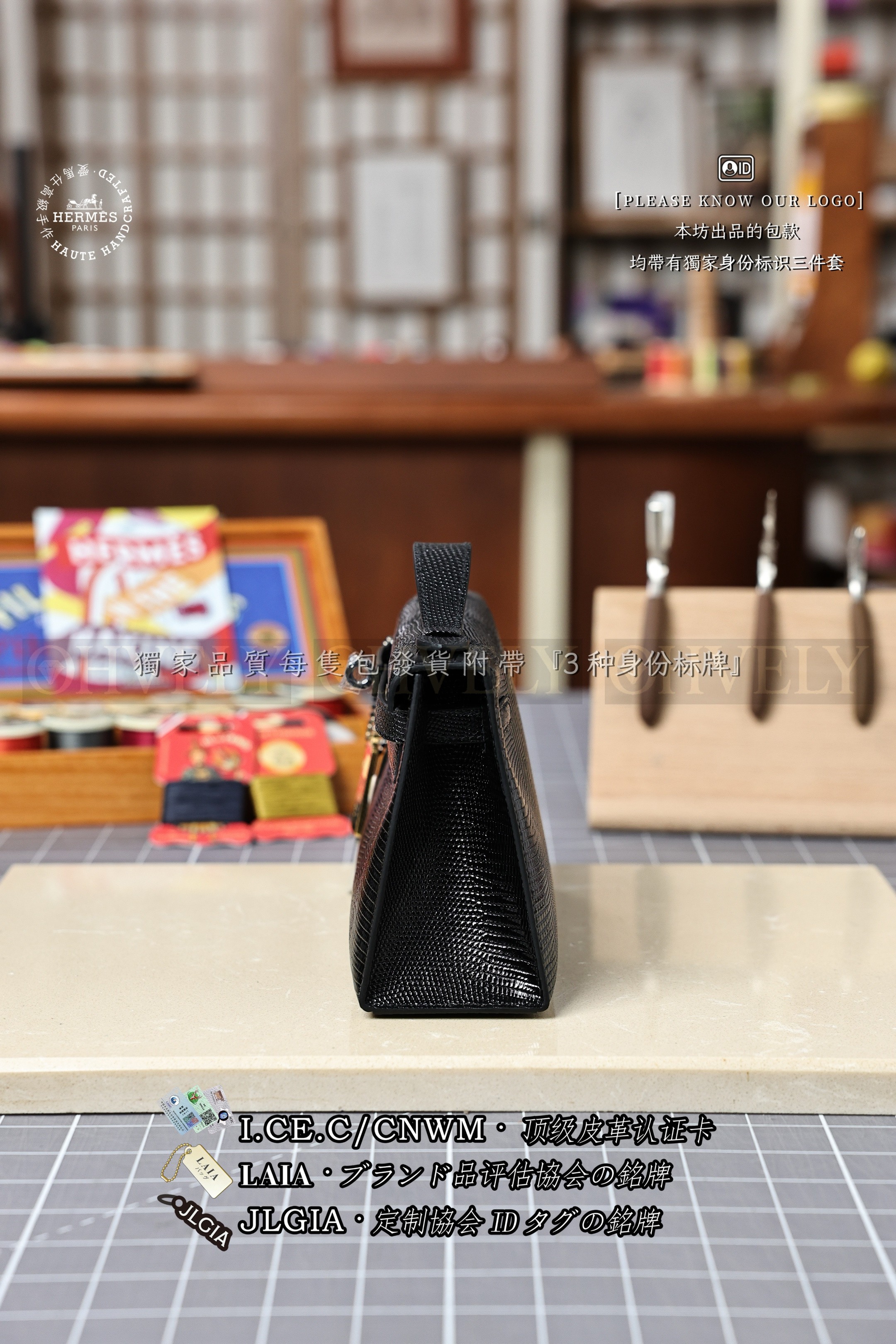 Hermès KELLY 𝙋𝙤𝙘𝙝𝙚𝙩𝙩𝙚 𝙉𝙤𝙞𝙧 은장 상품 썸네일