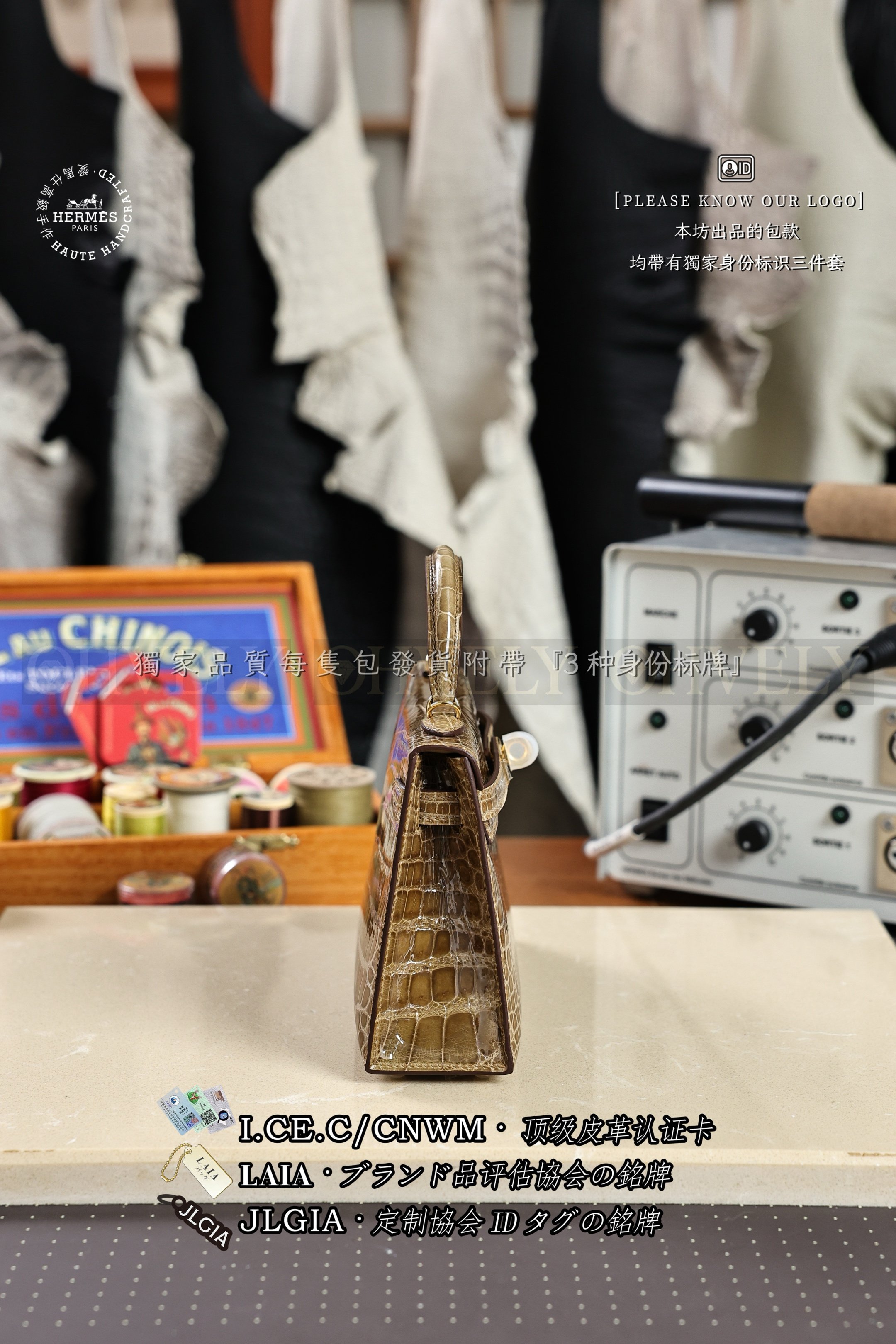 Hermès Kelly 𝙄𝙄 𝙈𝙄𝙉𝙄 𝙁𝙞𝙘𝙚𝙡𝙡𝙚 금장 상품 썸네일