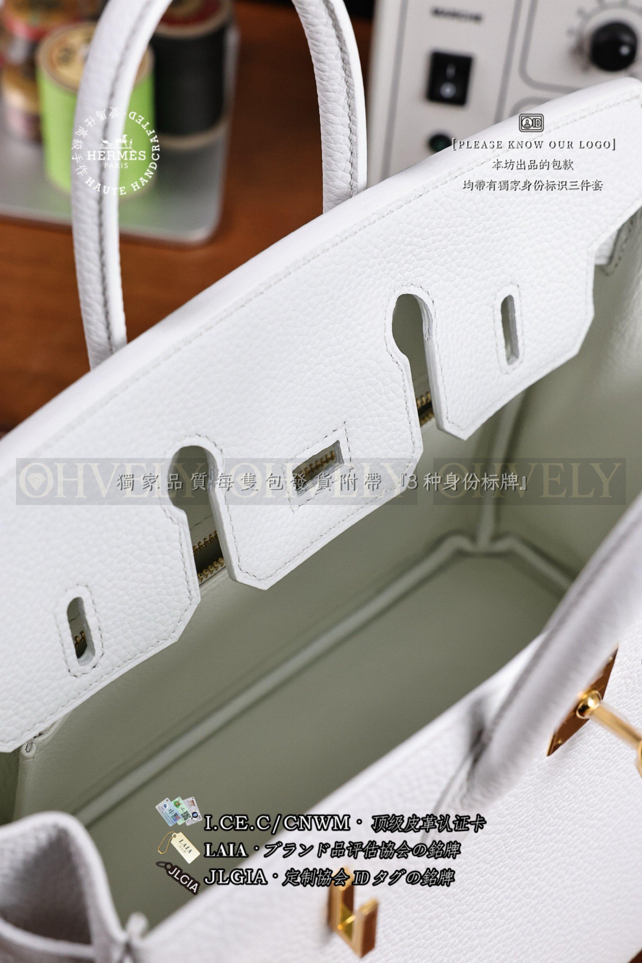 Hermès BIRKIN 𝟮𝟱 𝙏𝙊𝙂𝙊 𝙱𝚕𝚊𝚗𝚌 금장 상품 썸네일