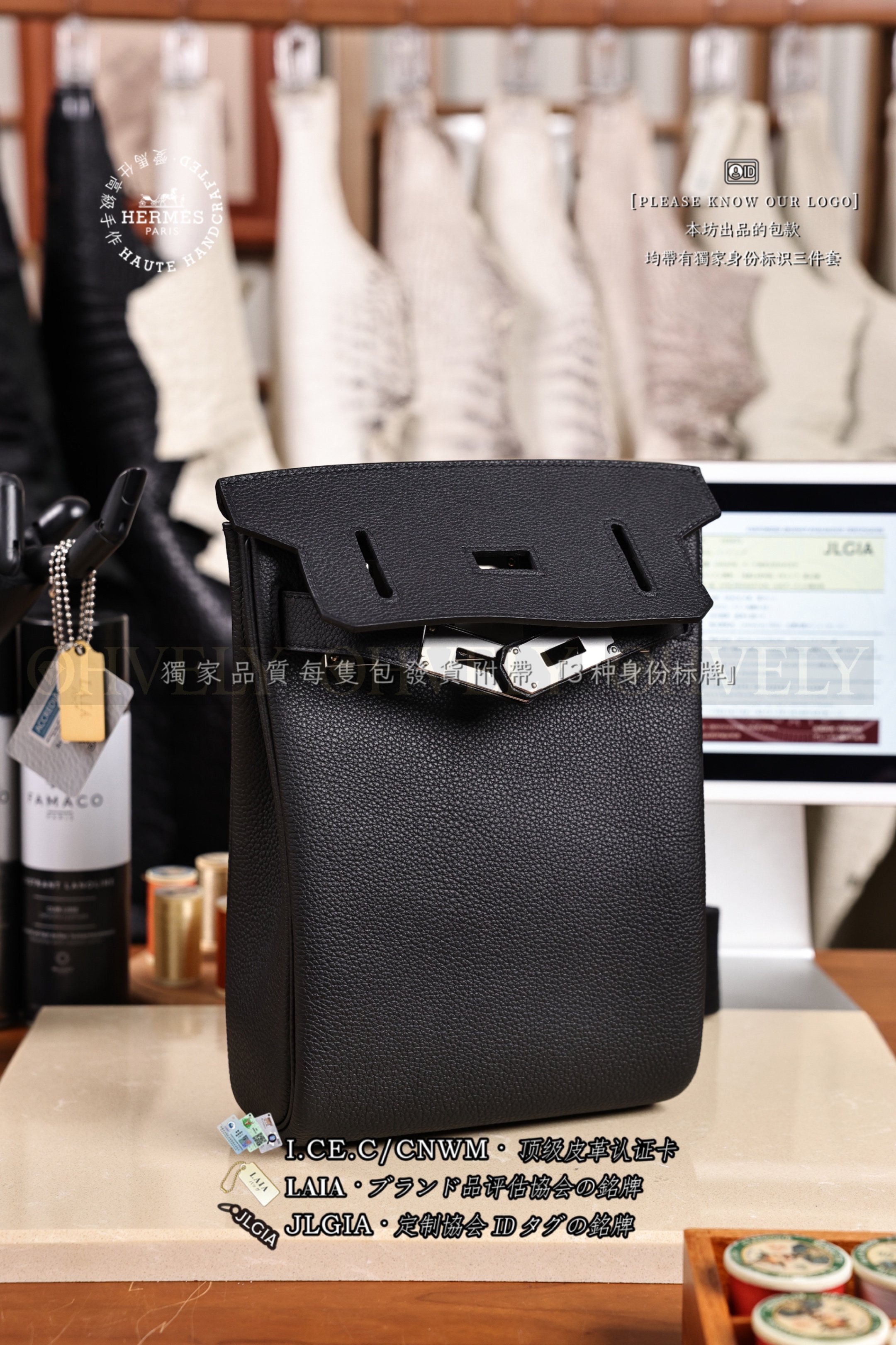 Hermès 𝙃𝘼𝘾 𝘼 𝘿𝙊𝙎 PM 𝙽𝚘𝚒𝚛 은장 상품 썸네일