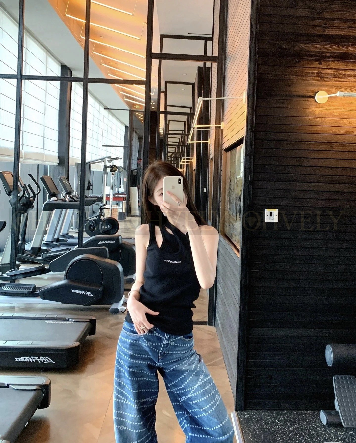 언발란스 탱크 탑 블랙 상품 썸네일
