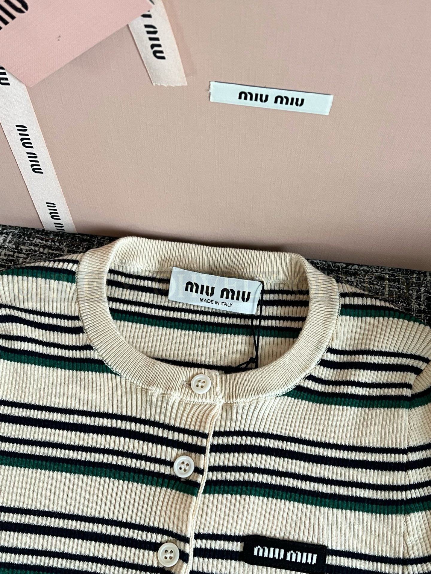 【 ZP버전 】Miu miu코튼 스프라이트 반팔 니트 상품 썸네일