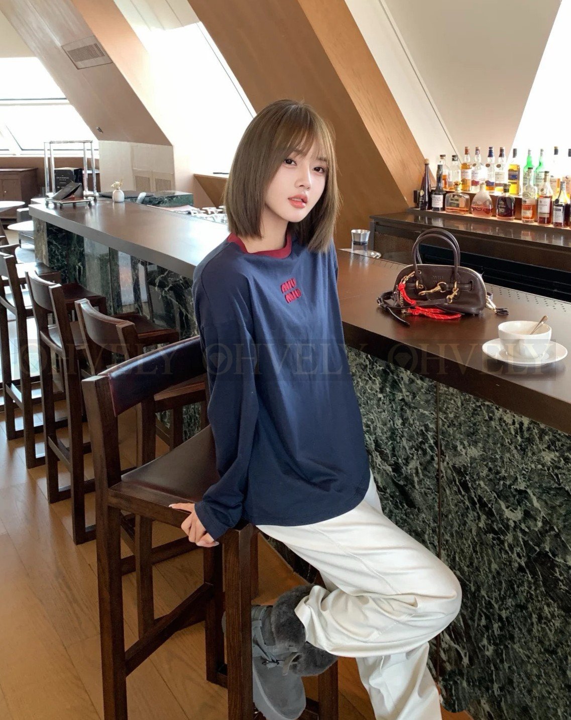 【 ZP버전 】 MIUMIU 미우미우 26SS 로고 자수 링거 롱 슬리브 티셔츠 상품 썸네일