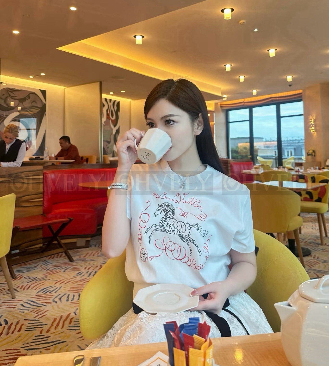 【 ZP버전 】 LOUIS VUITTON 루이비통 26SS 홀스 프린트 코튼 티셔츠 상품 썸네일