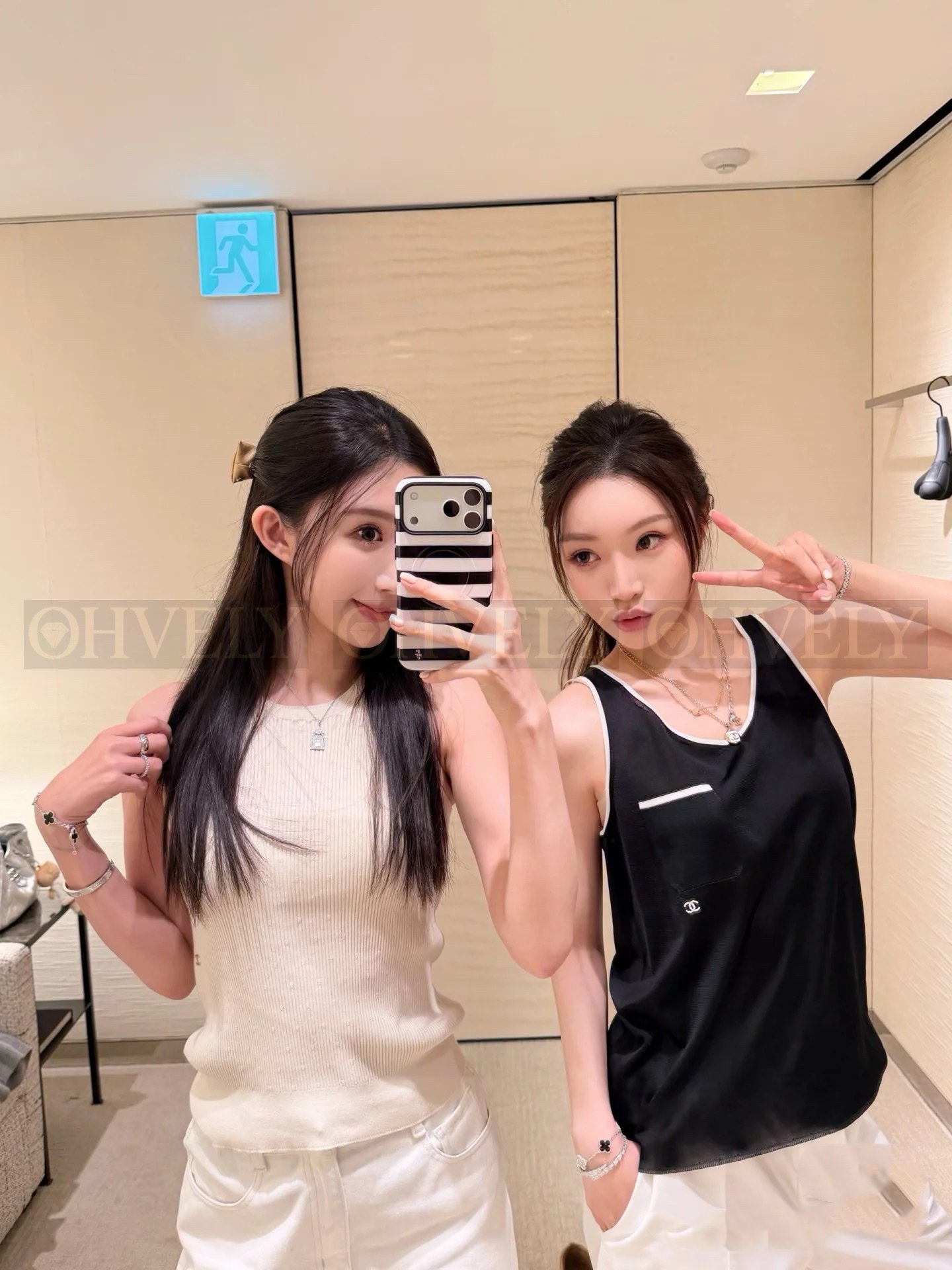 【 ZP버전 】샤넬 CC 로고 민소매 탱크 탑 (블랙) 상품 썸네일