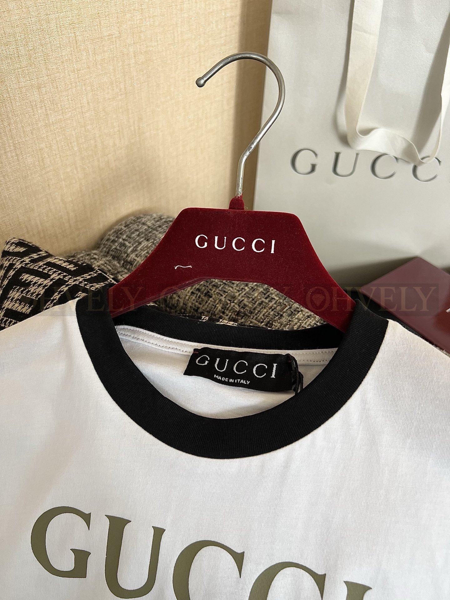 【 ZP버전 】 GUCCI 구찌 26SS 클래식 웹 스트라이프 자수 반팔 티셔츠 상품 썸네일