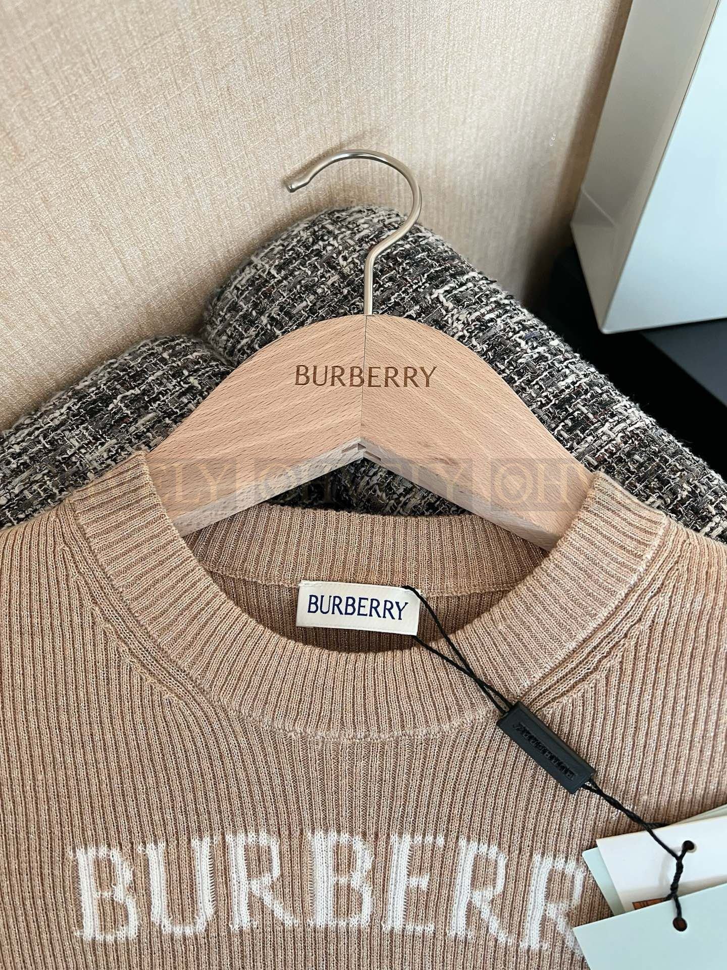 【 ZP버전 】 BURBERRY 버버리 EKD 메탈릭 울 블렌드 탑 상품 썸네일