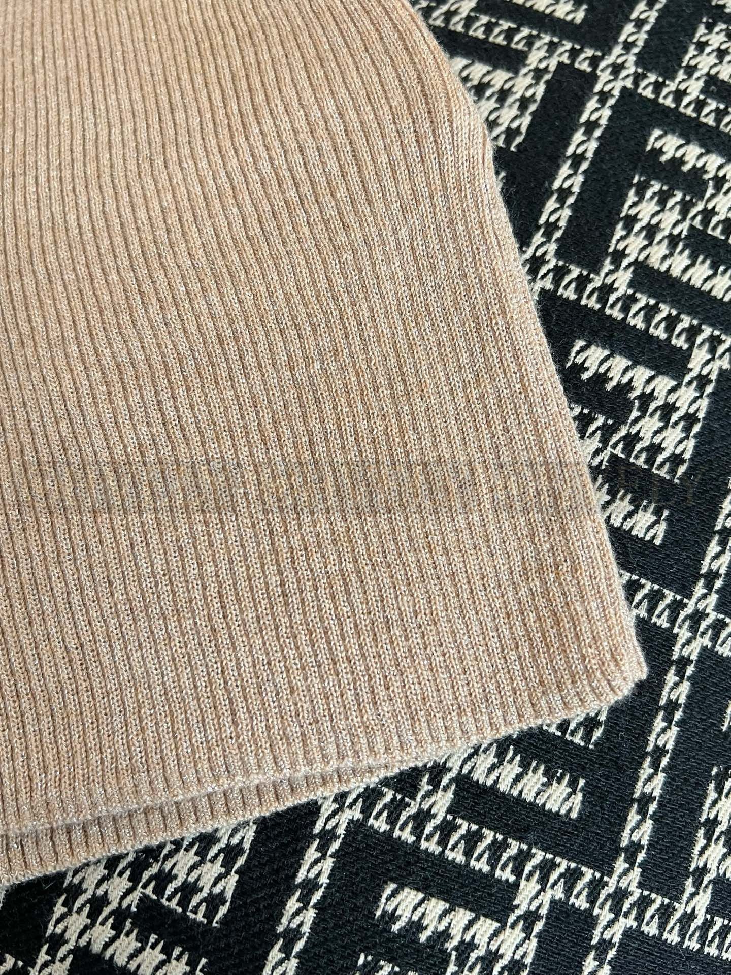【 ZP버전 】 BURBERRY 버버리 EKD 메탈릭 울 블렌드 탑 상품 썸네일