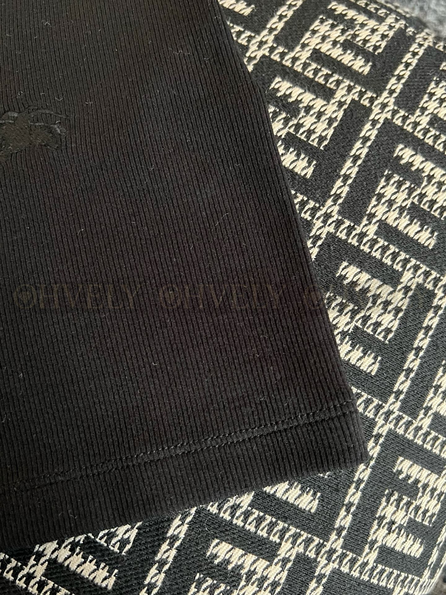 【 ZP버전 】 BURBERRY 버버리 체크 칼라 사이드 슬라이싱 반팔 티셔츠 상품 썸네일