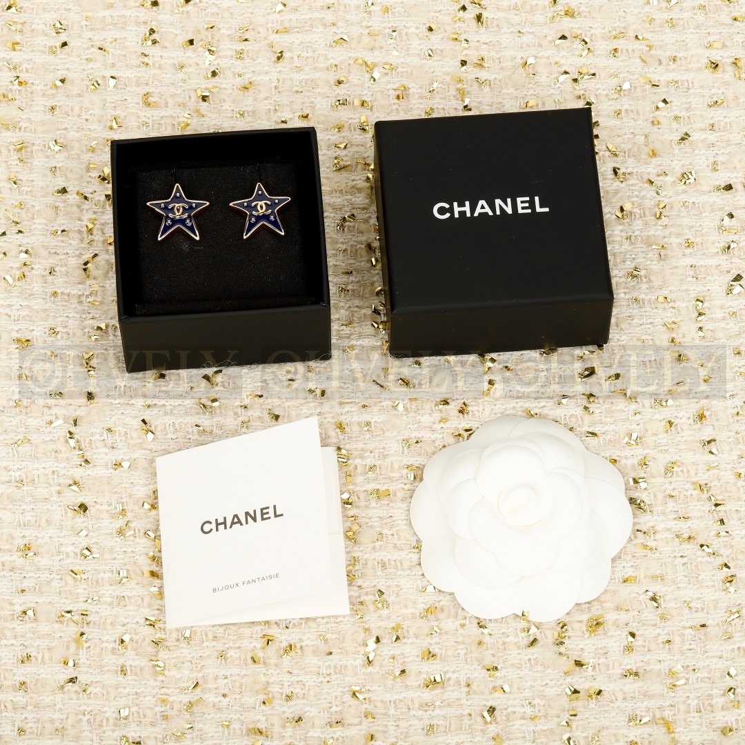샤넬 CHANEL 블랙 스타 스터드 이어링 상품 썸네일